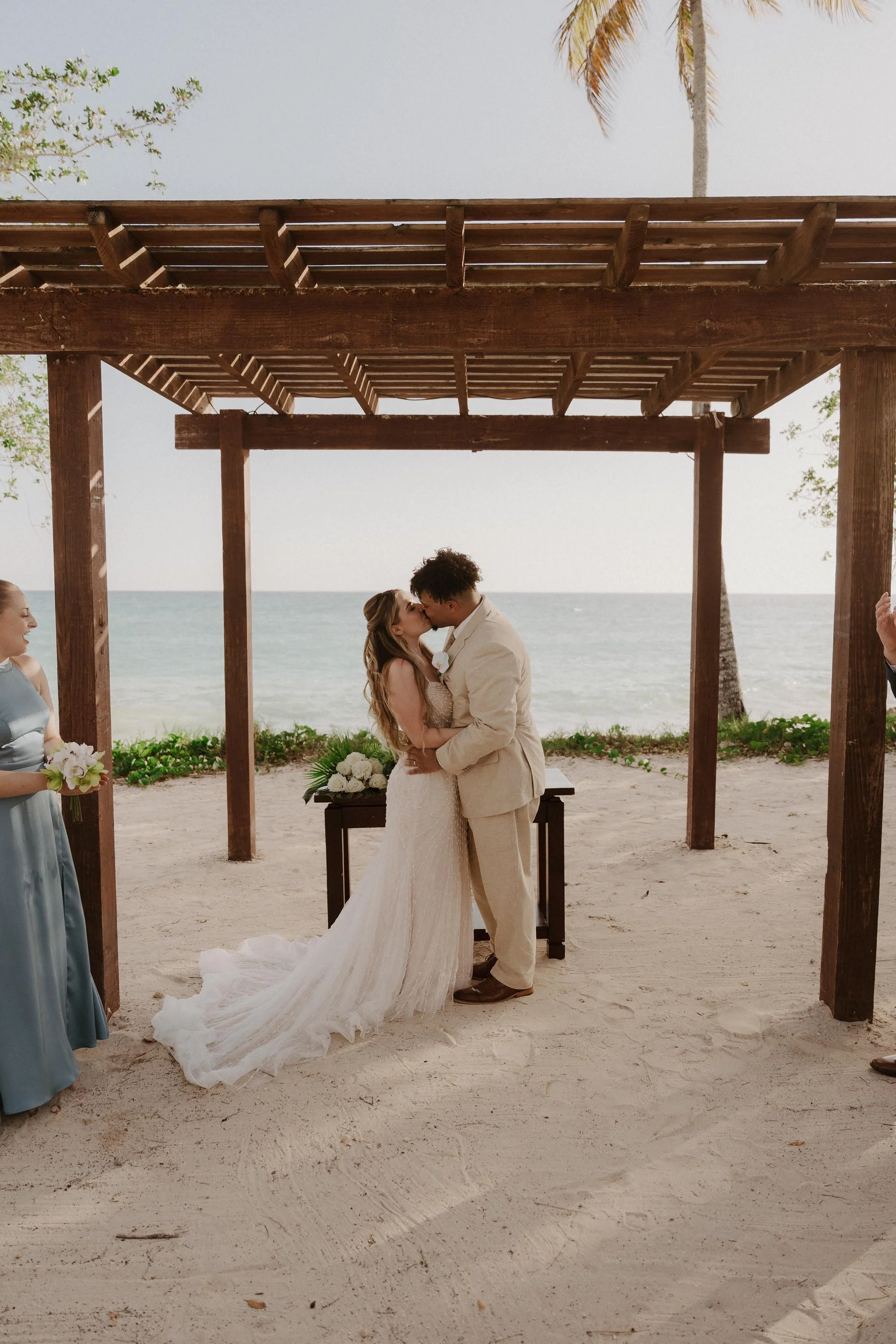 la-romana-punta-cana-wedding-photographer-adolfo-florentino-katie-byron-ocean (111).jpg
