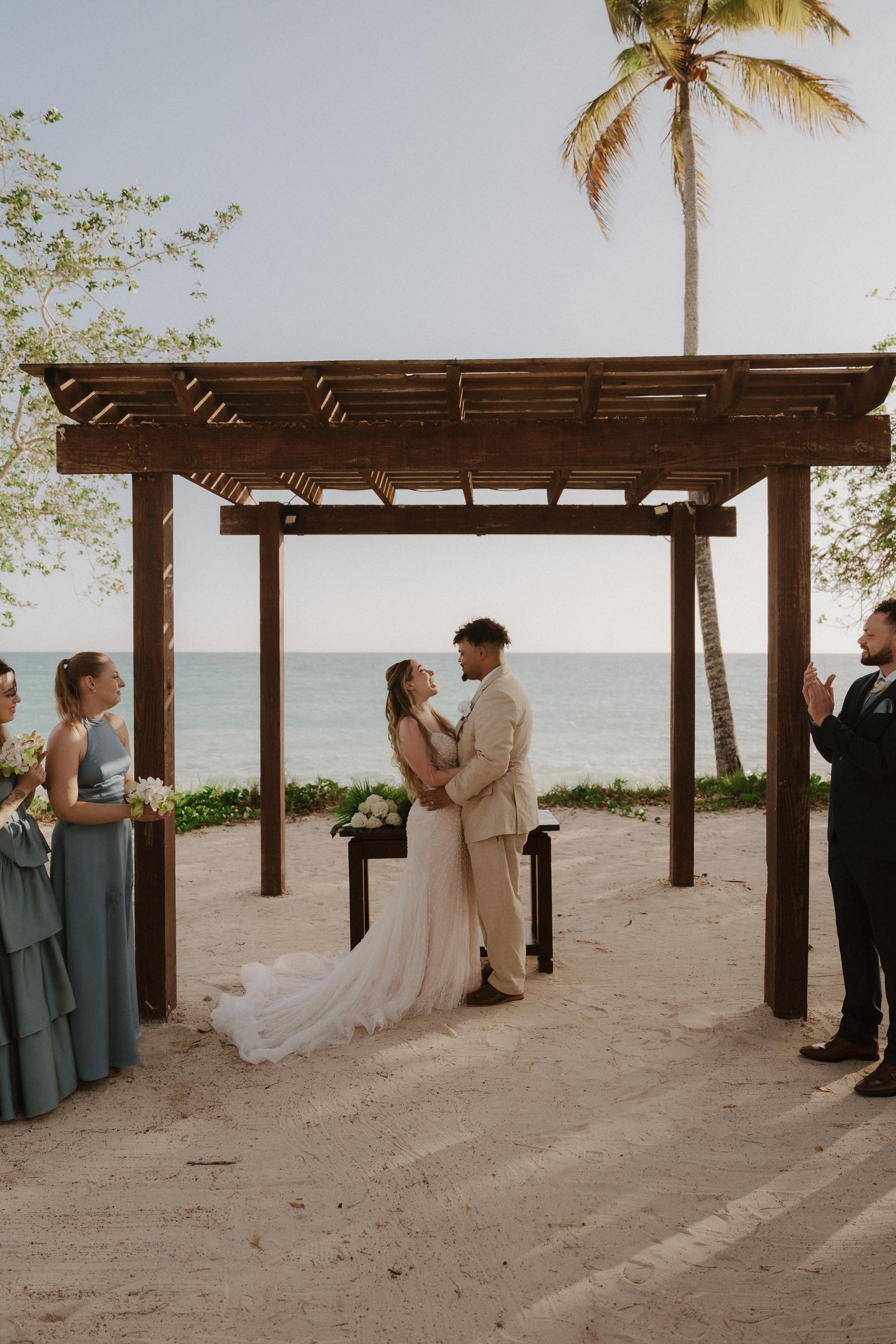 la-romana-punta-cana-wedding-photographer-adolfo-florentino-katie-byron-ocean (112).jpg