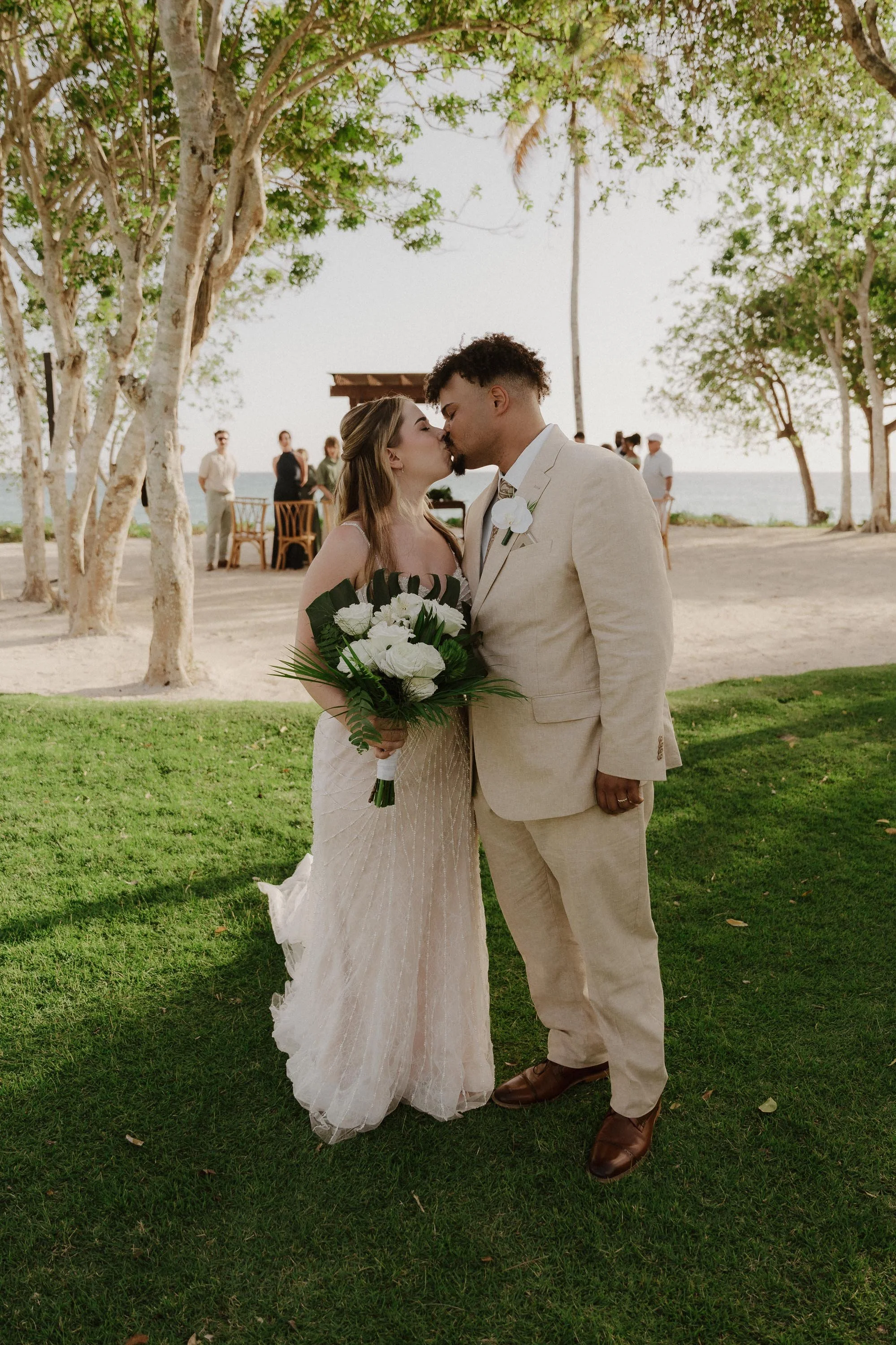 la-romana-punta-cana-wedding-photographer-adolfo-florentino-katie-byron-ocean (115).jpg