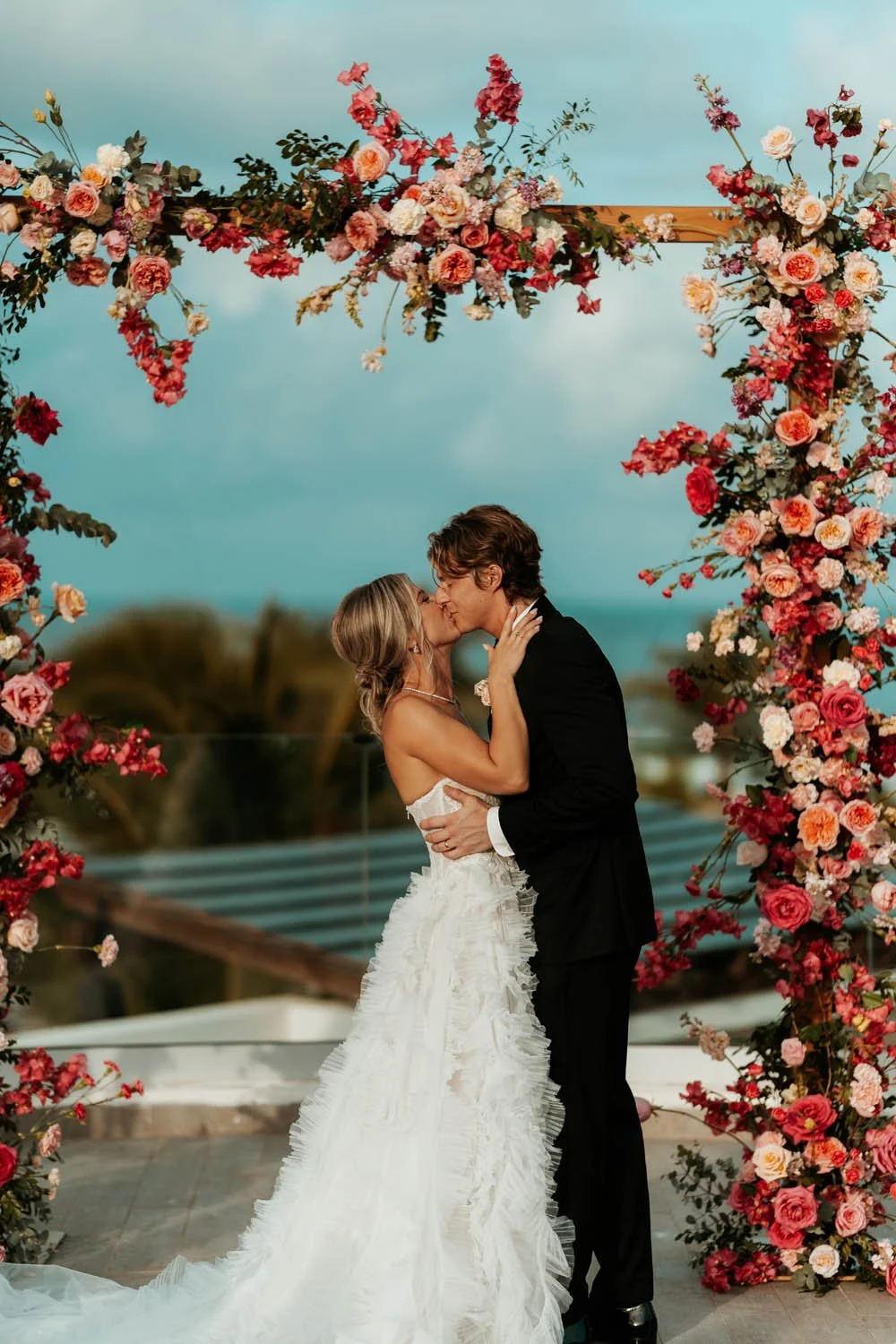 first kiss moment wedding ceremony