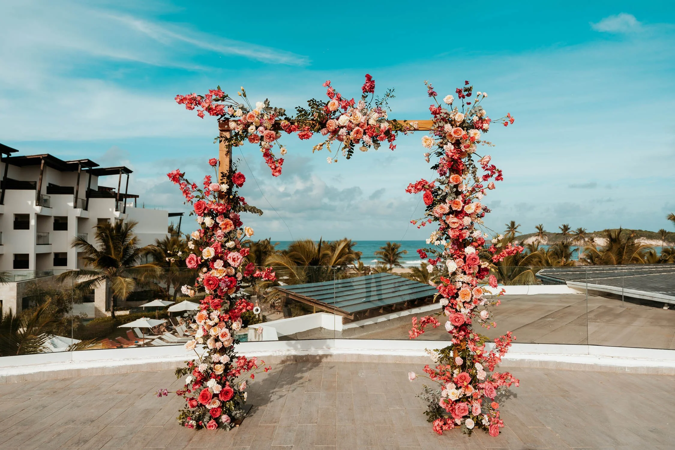 Details of the flowers and floral arragements of the ceremony