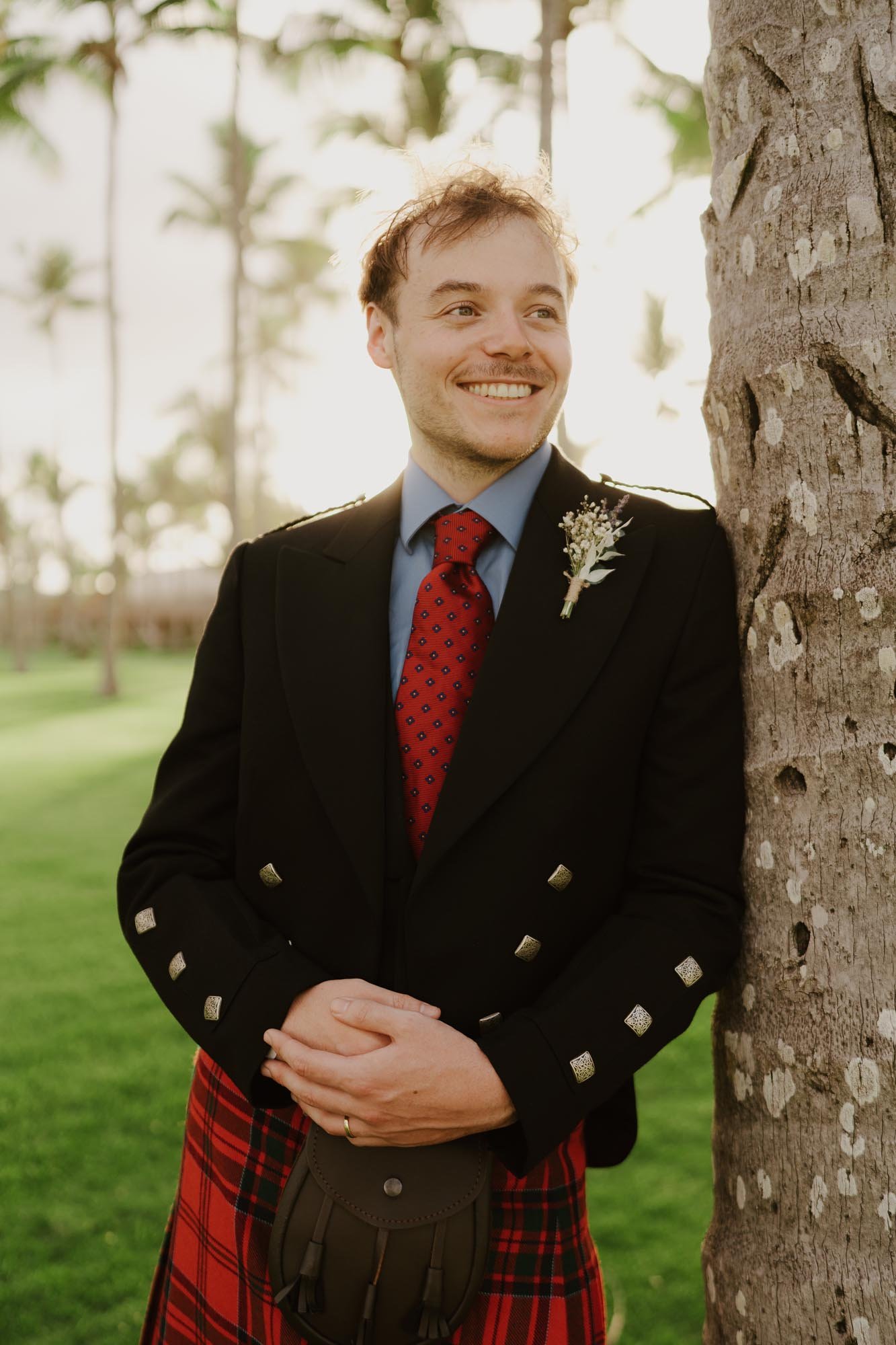 groom in kilts details
