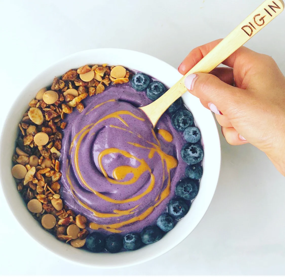 PB &amp; J Smoothie Bowl