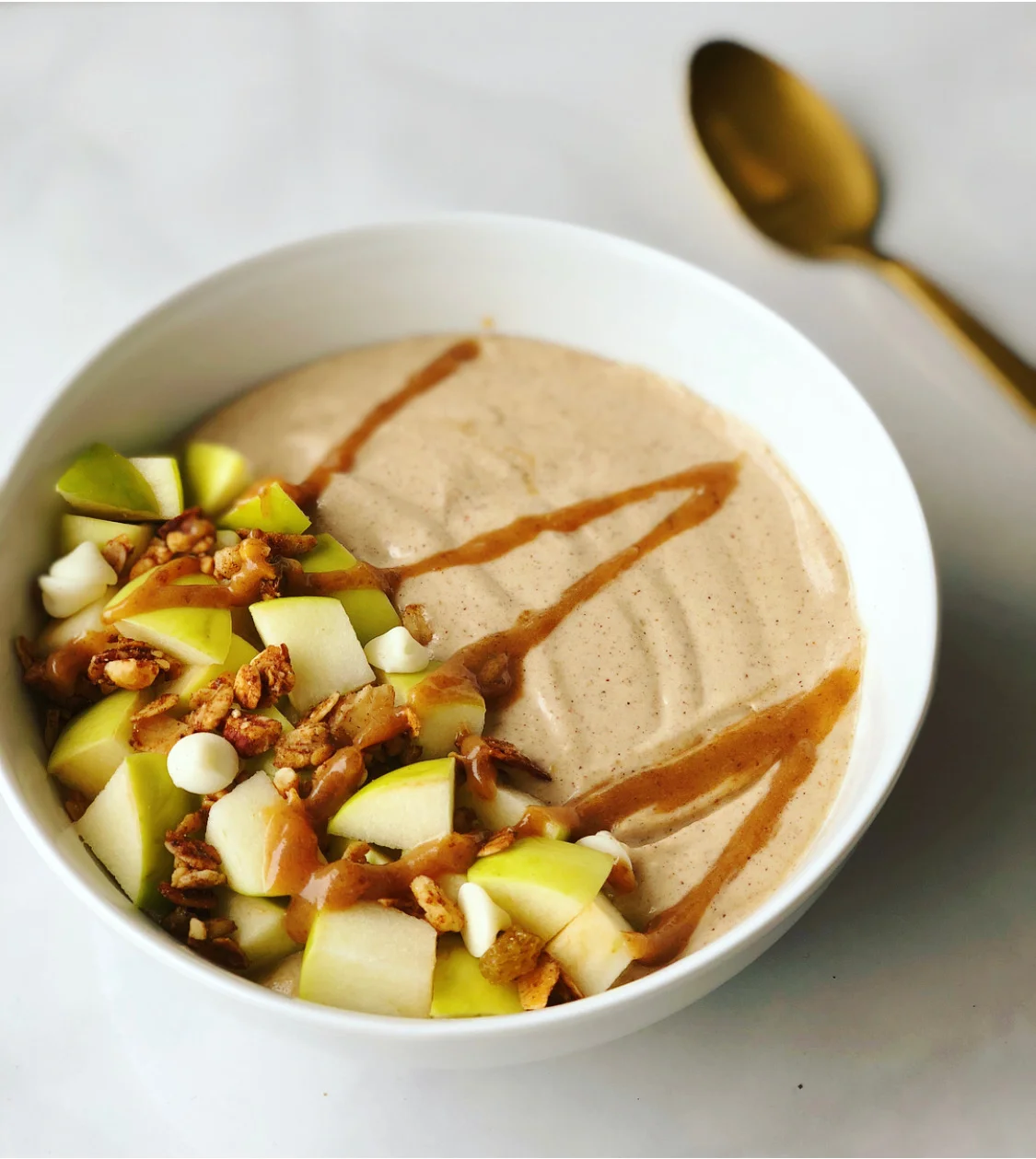 Caramel Apple Smoothie Bowl