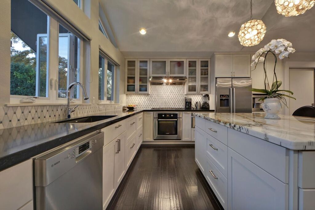 Transitional White Kitchen Design Austin