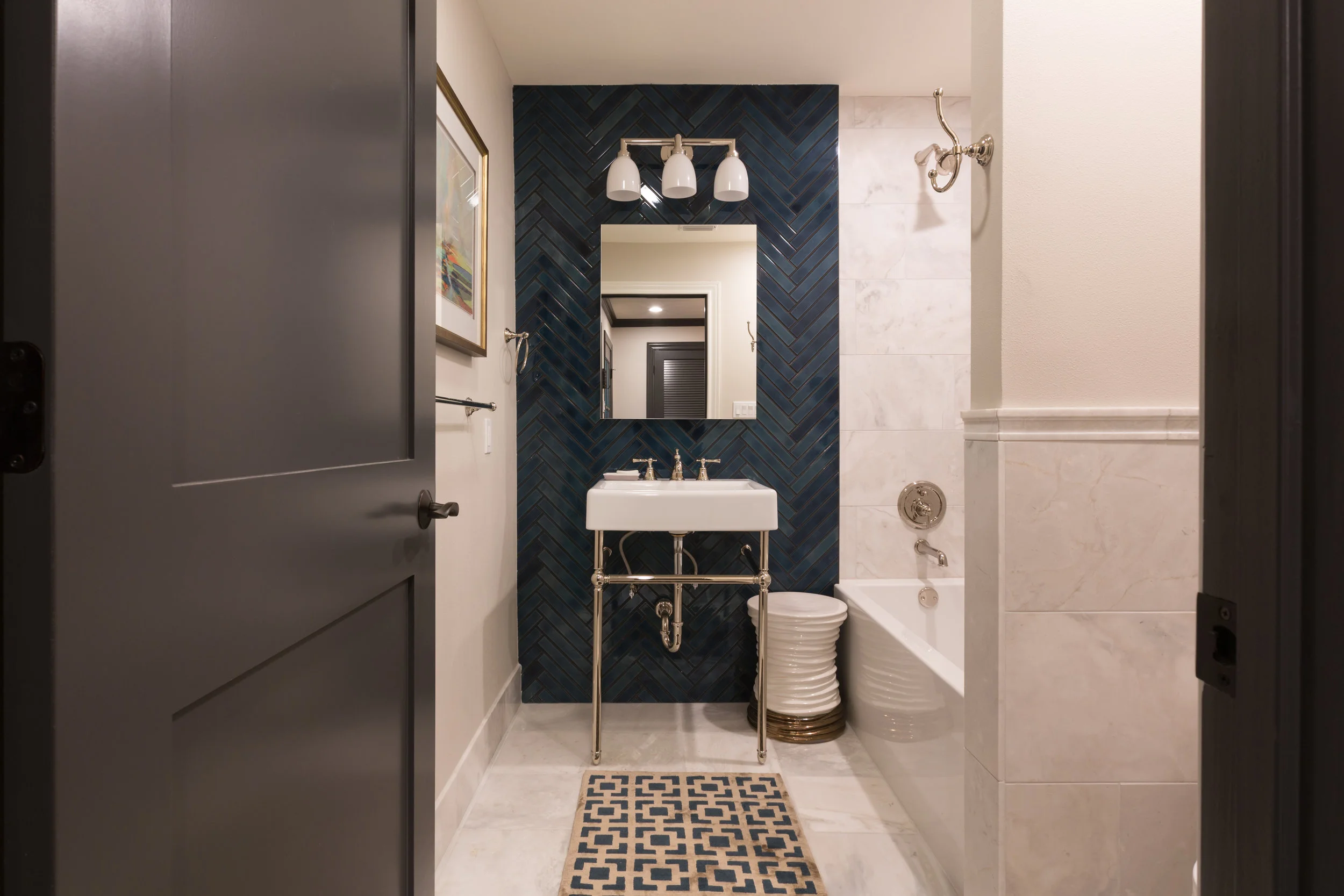 GuestBathwithBlueAccentTile.jpg