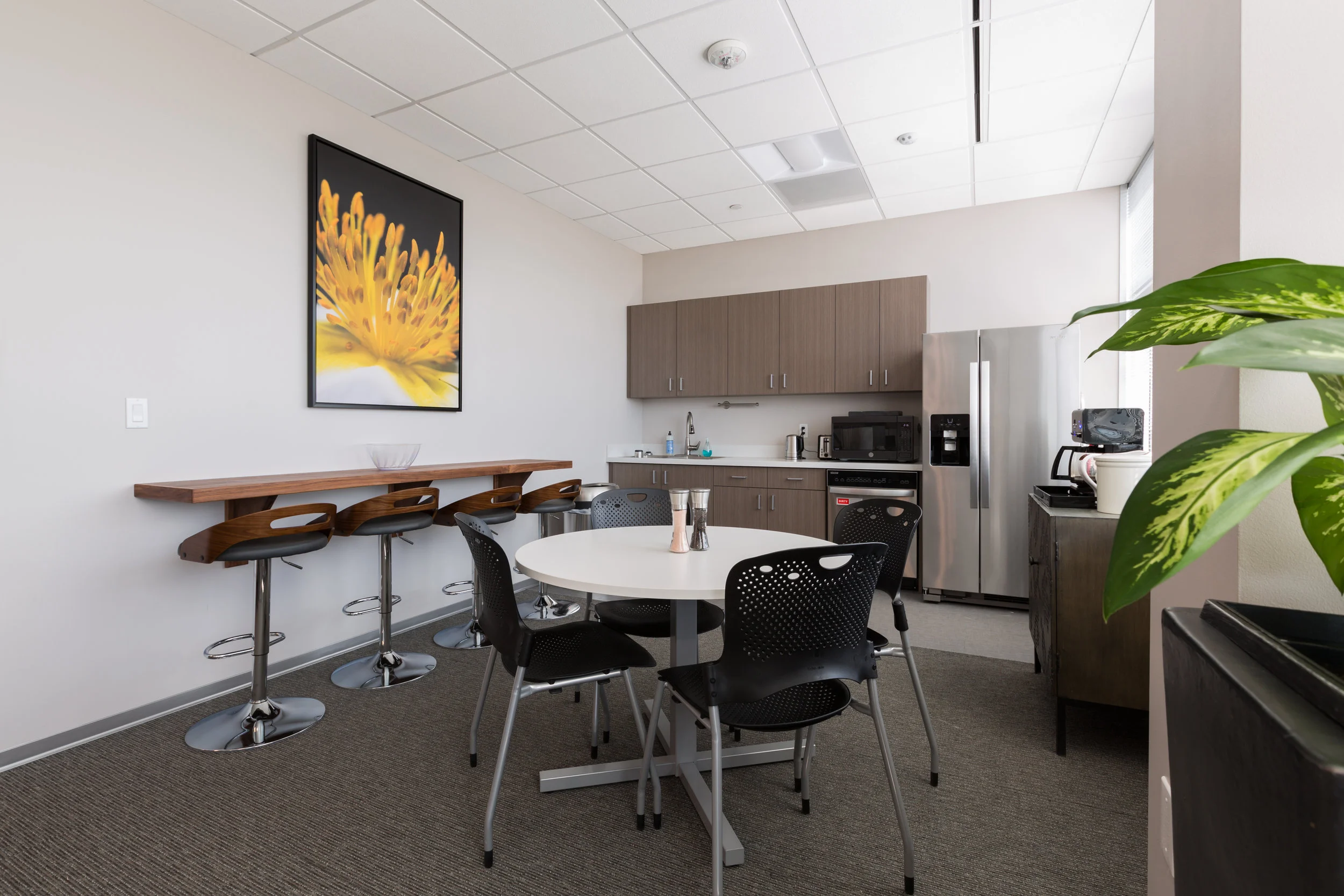 Adding Warmth to a Southwest Parkway Office