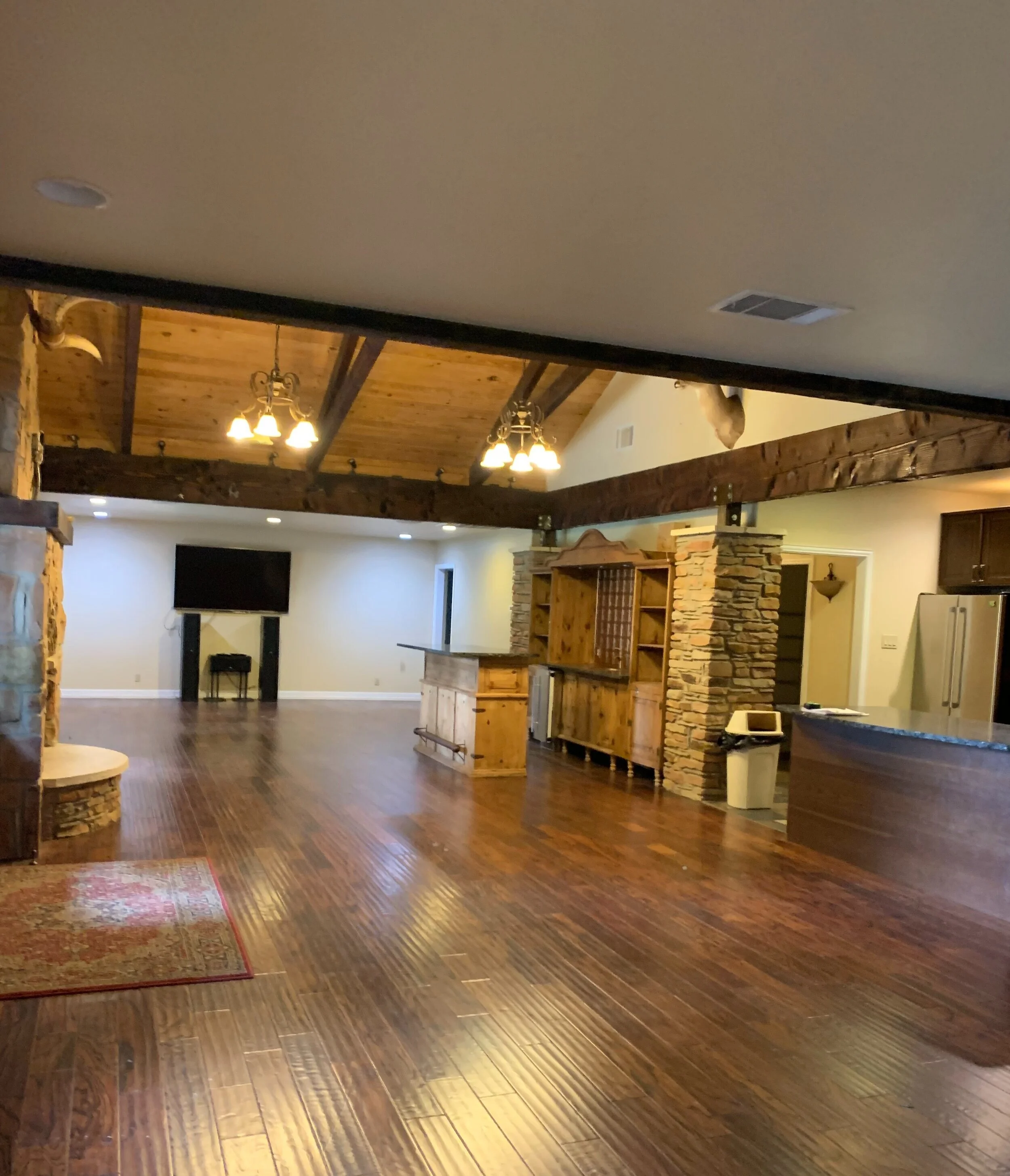 5+Dining+to+Kitchen-+Before.jpg