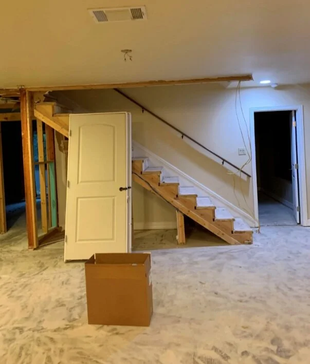 6+Dining+Room+to+Stairs-+Before.jpg