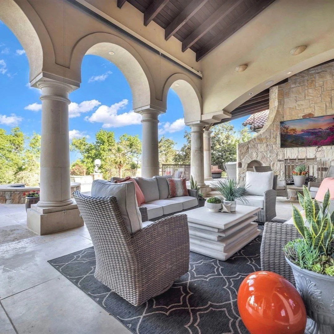 Bring on the Sun! You won't have to travel very far to find your favorite place. Let Next Level Austin create an open air space for you too! Give us a call 512.499.8385
#lovewhereyoulive #interiordesign #atxinteriordesign #interiordesigner #interiord