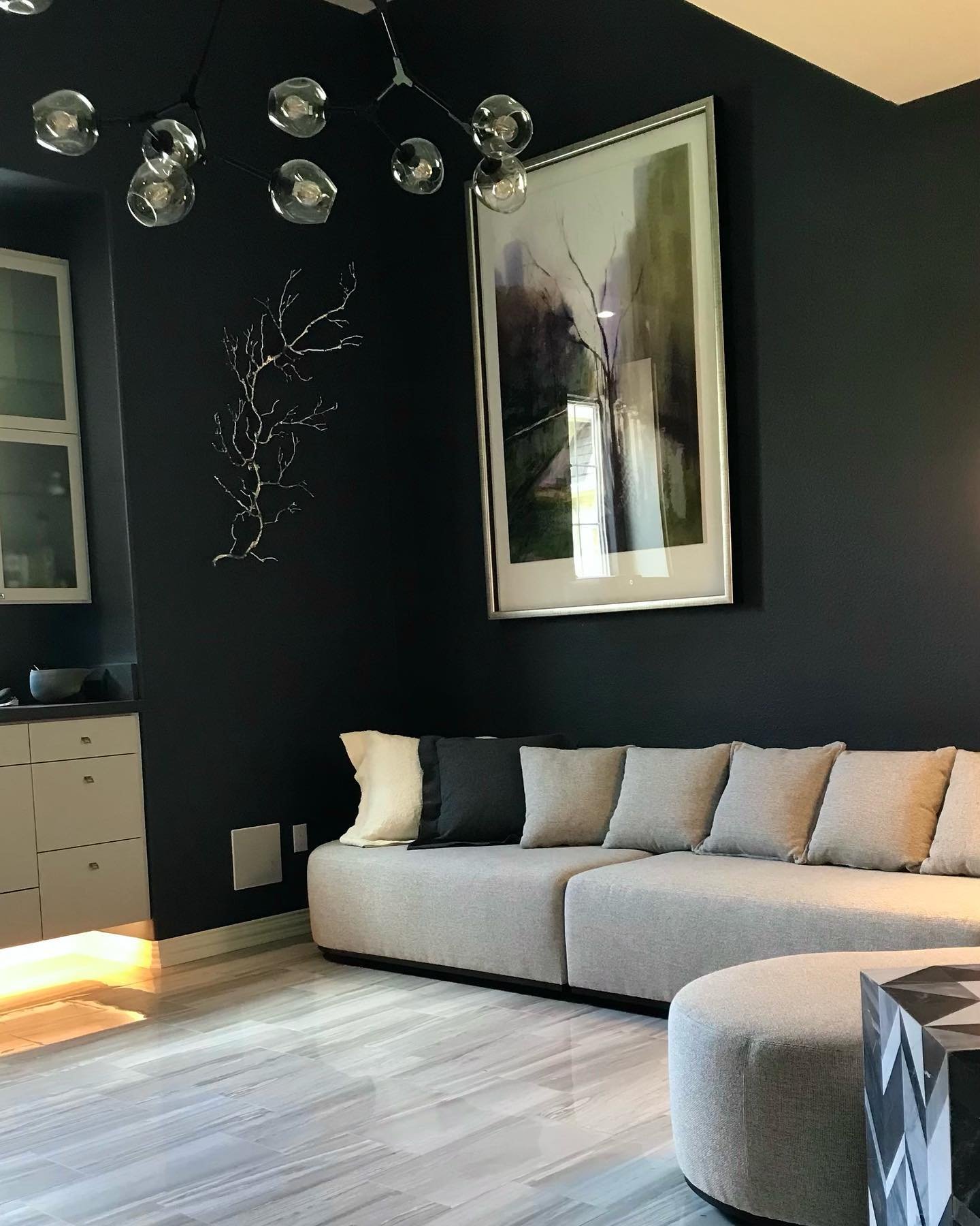 New favorite Caffrey&rsquo;s Sectional. @caffreyco 

#sectionalsofa #sectional #livingroom #livingroomdecor #interiordesignideas 
#nextlevelaustin