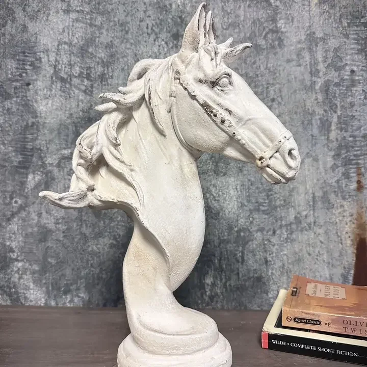 Horse Sculp.webp