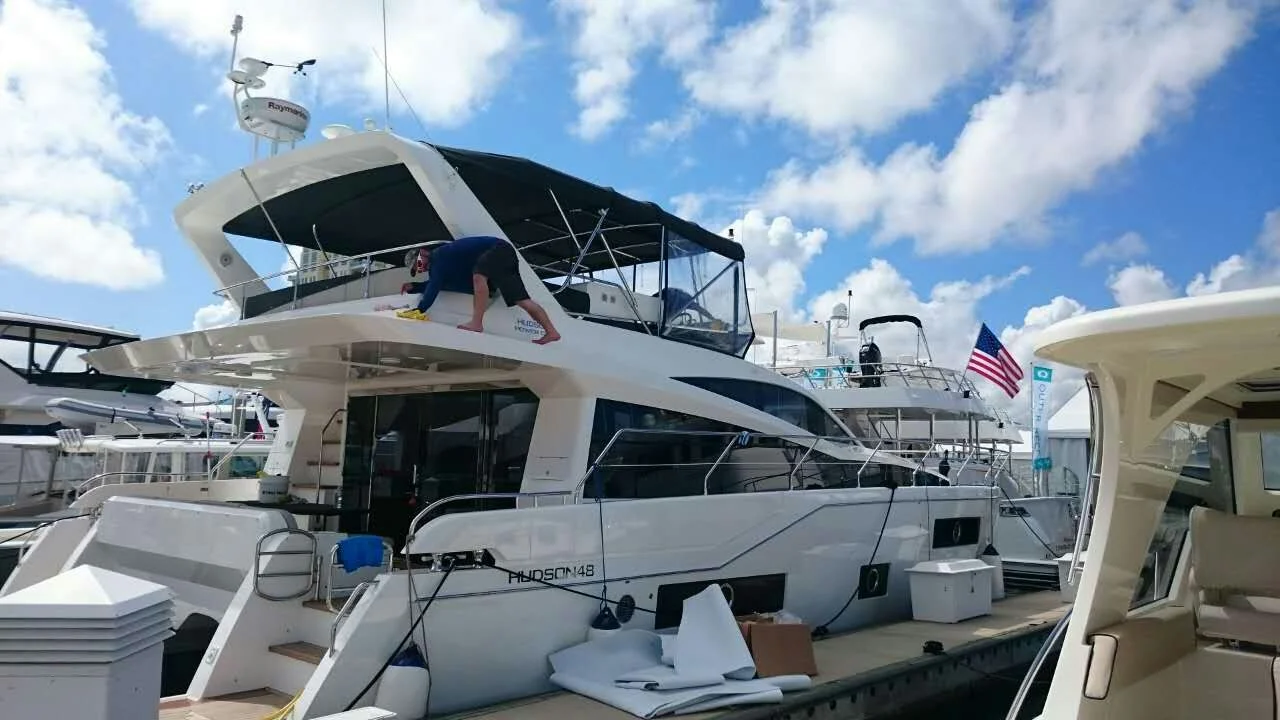 Hudson+48_+Polishing+her+up+at+the+Boat+Show.jpg
