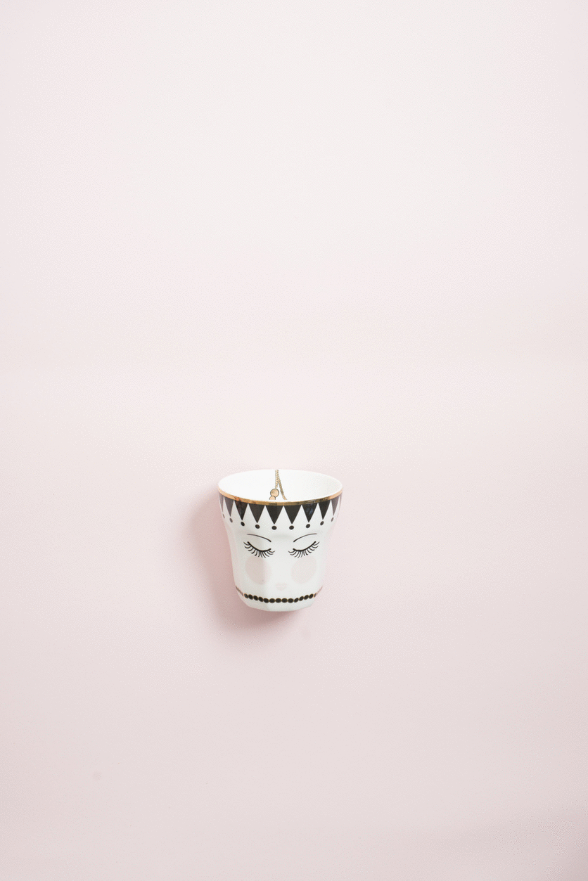 JLau_BW_Cup.gif