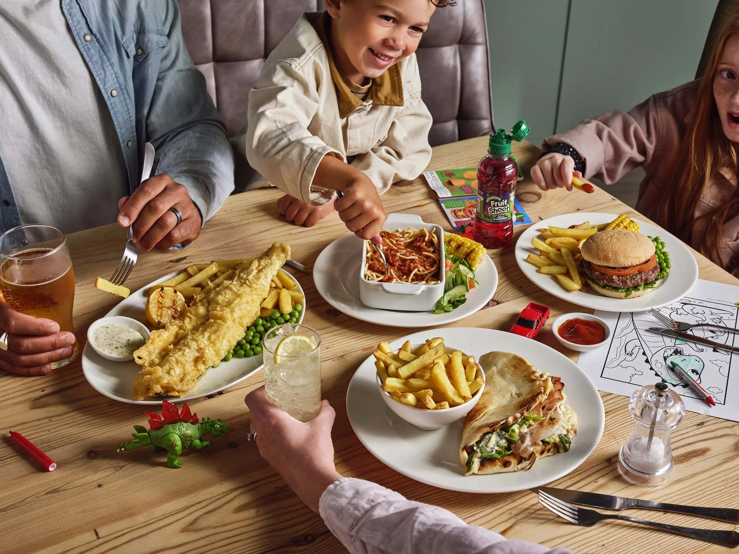 JamieLau-Whitbread-FamilyFood-Restaurant-photography.jpg