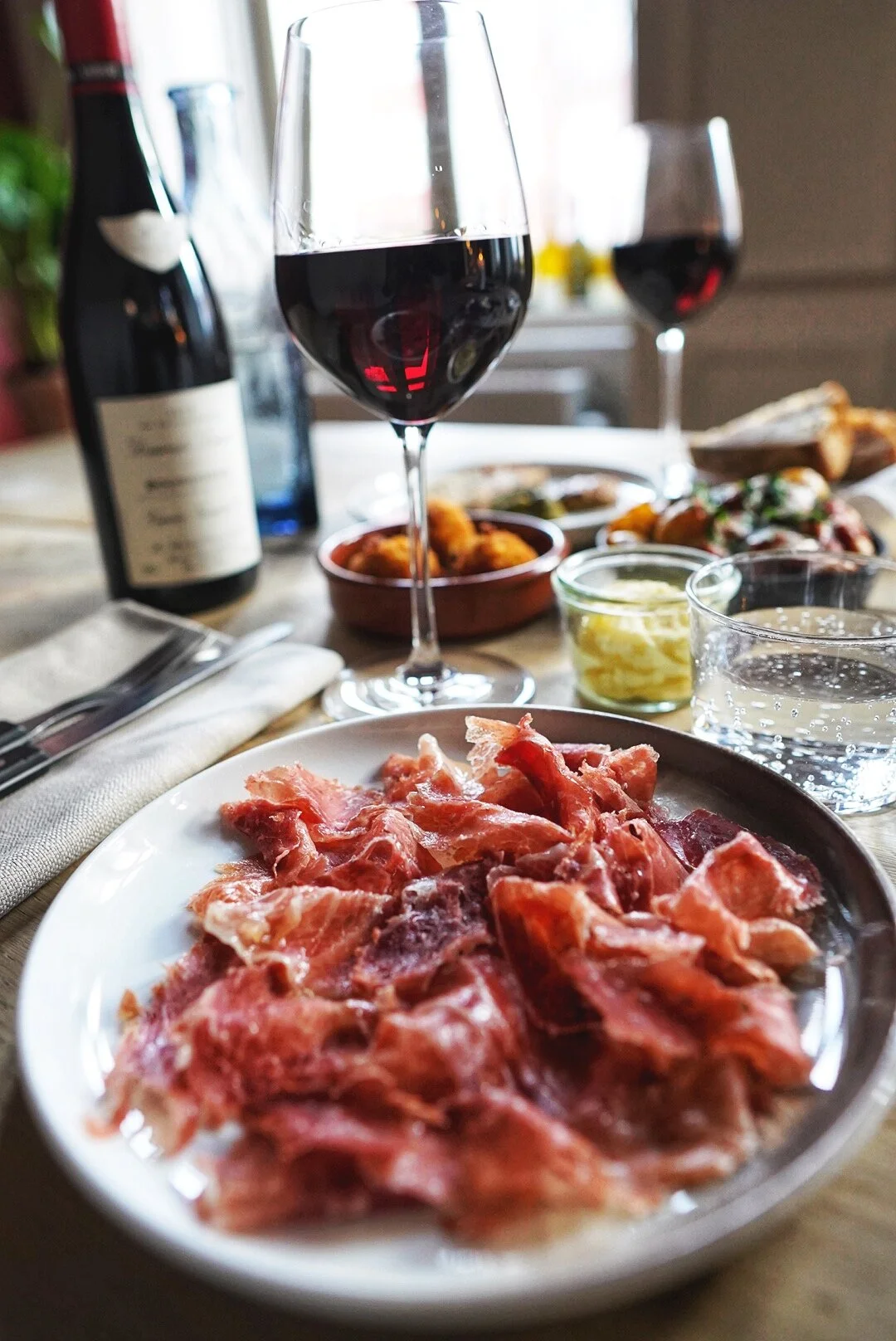 Eksklusiv aften i sortfodsskinkens tegn