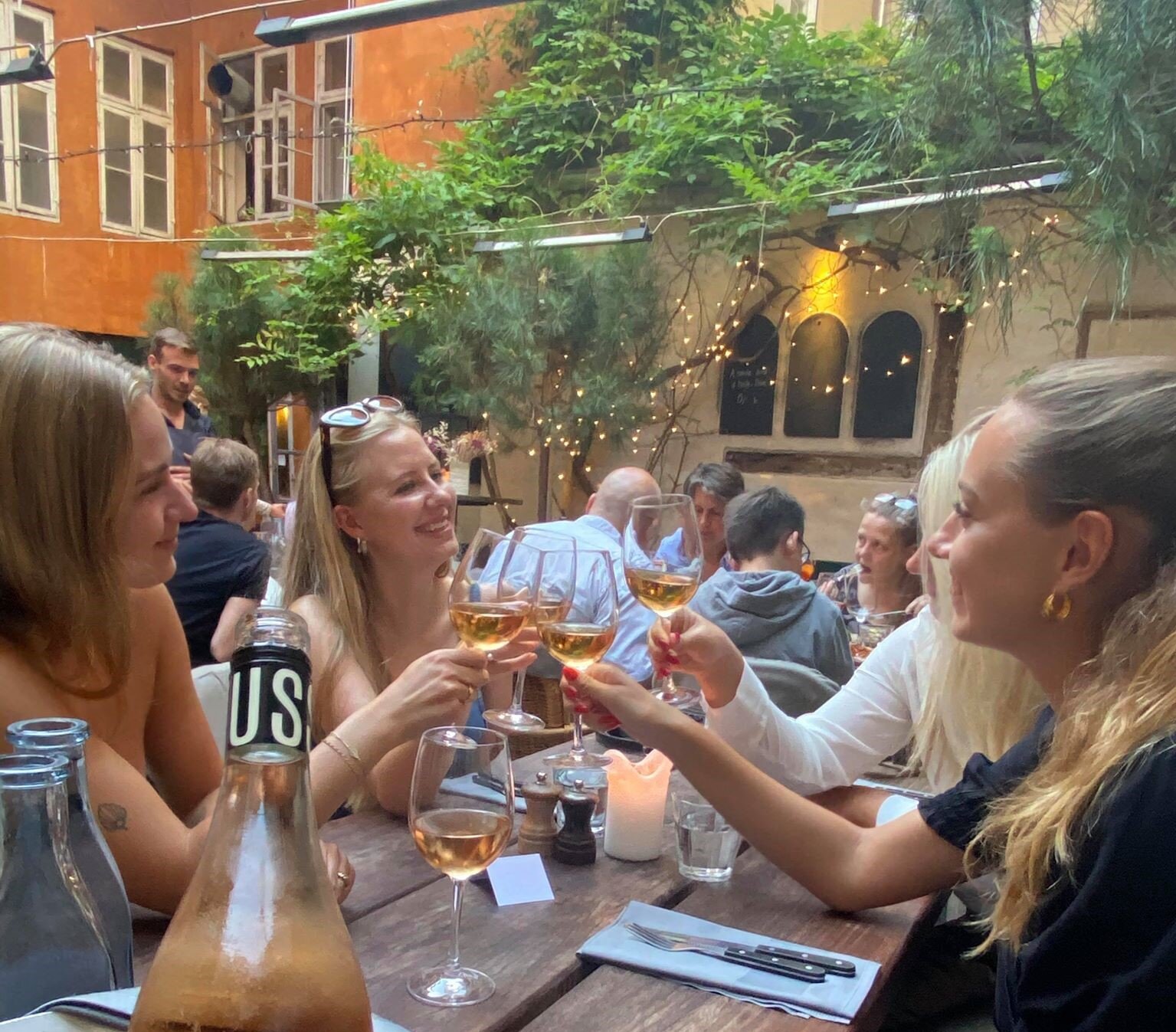 GENÅBNING: Her kan du nyde de første serveringer og åbningstilbud 