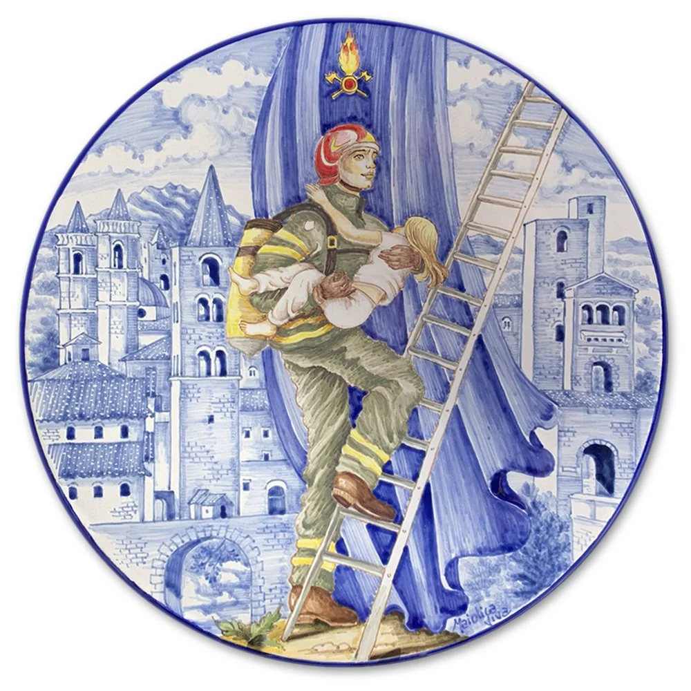 “Vigile del fuoco con sfondo ascolano”