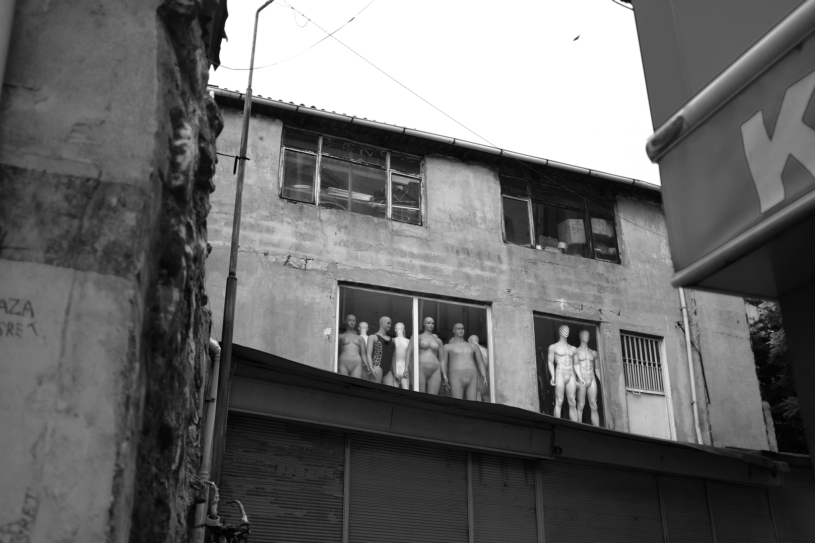I like this and don’t really know why. Apart from the strangeness of the mannequins I just think it’s kind of cool. Fat mannequins.