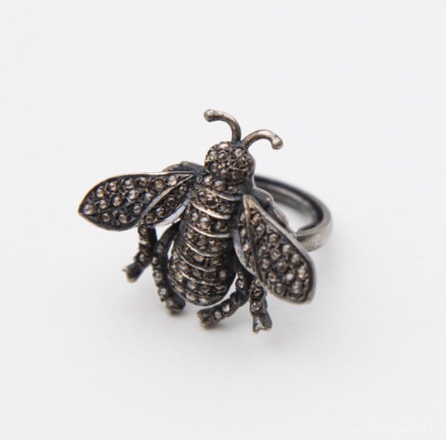 Sprintime! 
-
-
-
#bumblebee #bee #ring #oxidised #sterlingsilver #diamond #inspired #concept #design #handcrafted #created #jewelry #jewellery #jewelryartist @suzetteoneofakindjewelry #suzetteoneofakindjewelry #oneofakindjewelry #bespokejewelry