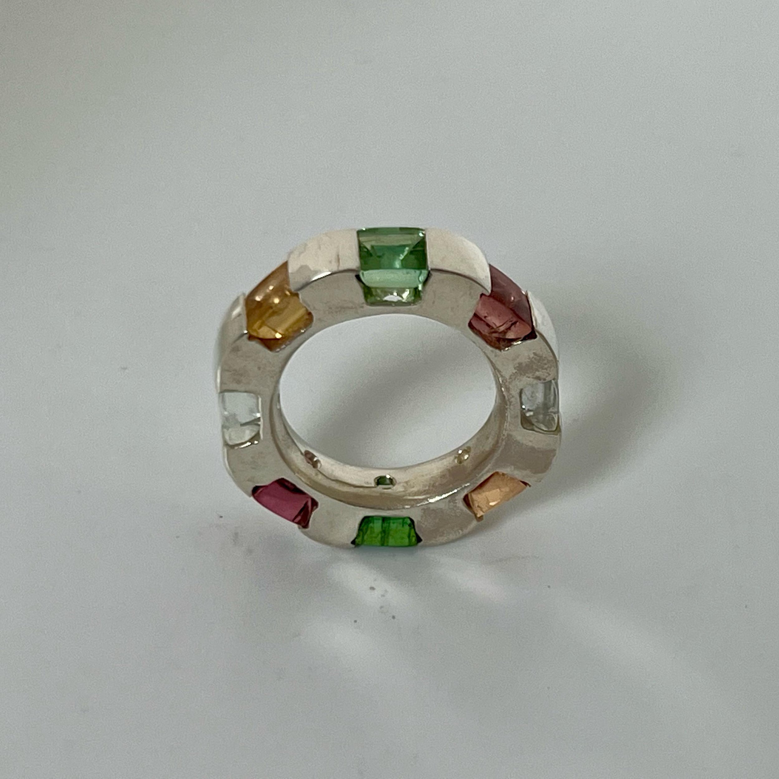 Super happy with this newly completed statement ring! 

Checker Ring in rainbow colors available by order in sterling silver or 18k gold
Follow and DM☝🏼here! 

More @suzetteoneofakindjewelry 
-
-
-
#statementring #ring #stackingring #bandring #rainb