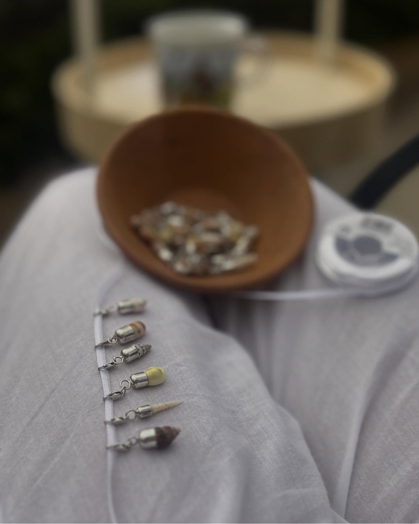 Early Sunday morning preparations for le Marché des Créateurs next Saturday evening on the 12 of July!
Come and shop Suzette’s jewelry collection including seashell charms at the next sales event together with other artisans of