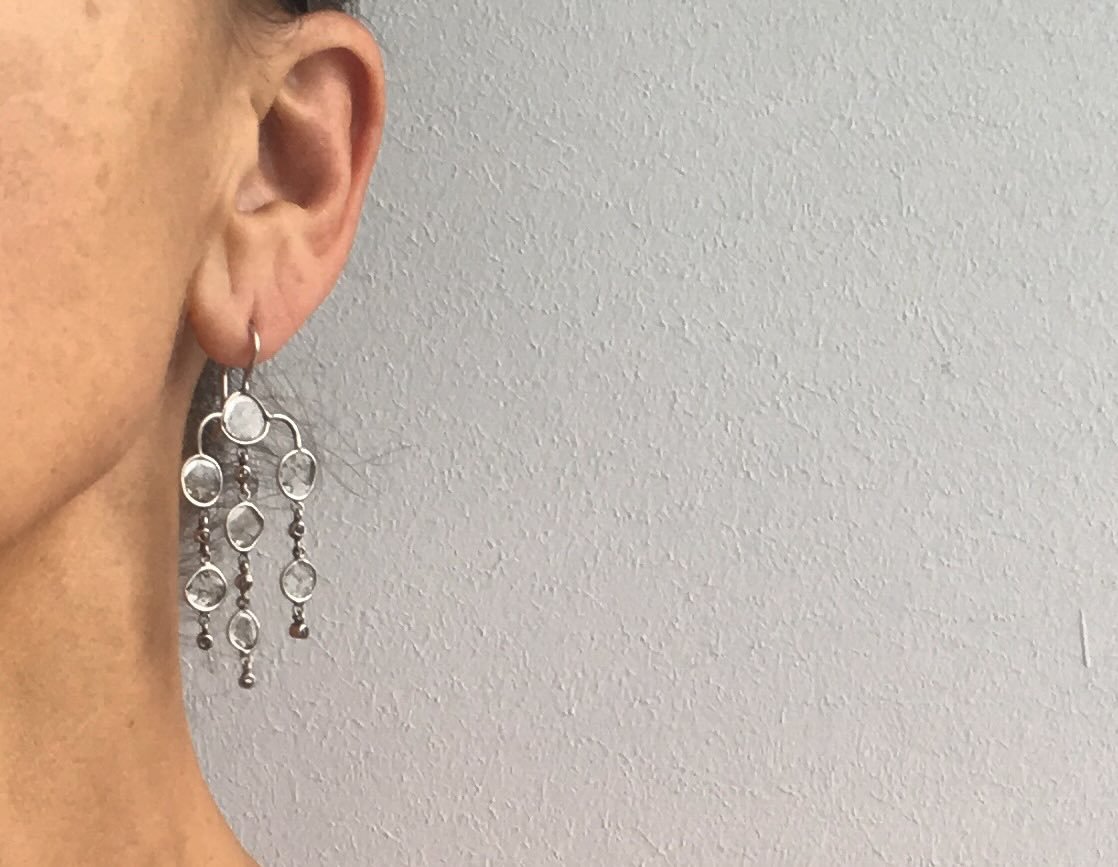Cascade
Hanging chandelier earrings of diamond slivers in sterling silver or 18k gold.
In India this cut of diamond is called ‘Polki‘
Interested?
Checkout my shop or DM here☝🏼@suzetteoneofakindjewelry
-
-
-
#cascade #chandelier #di