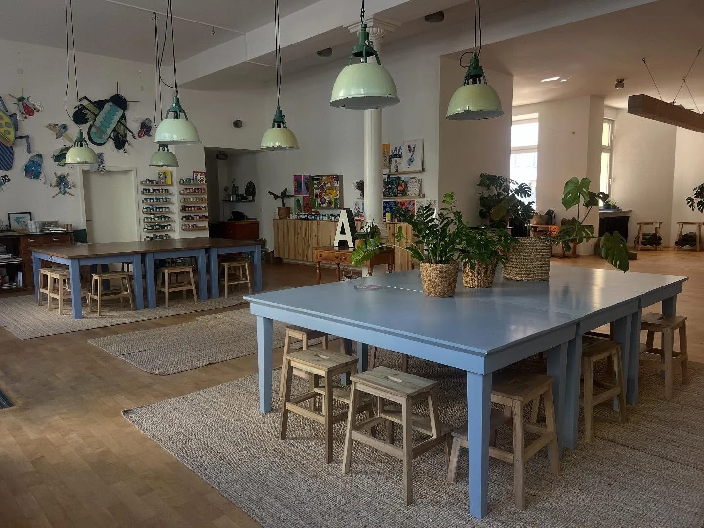 6 months to MJW26!
To all jewelers using recycled and repurposed elements to create your jewelry:
For the next @munichjewelleryweek from March 4-8, 2026, I am offering several exhibition spaces (tables, including display items, lighting) for ren
