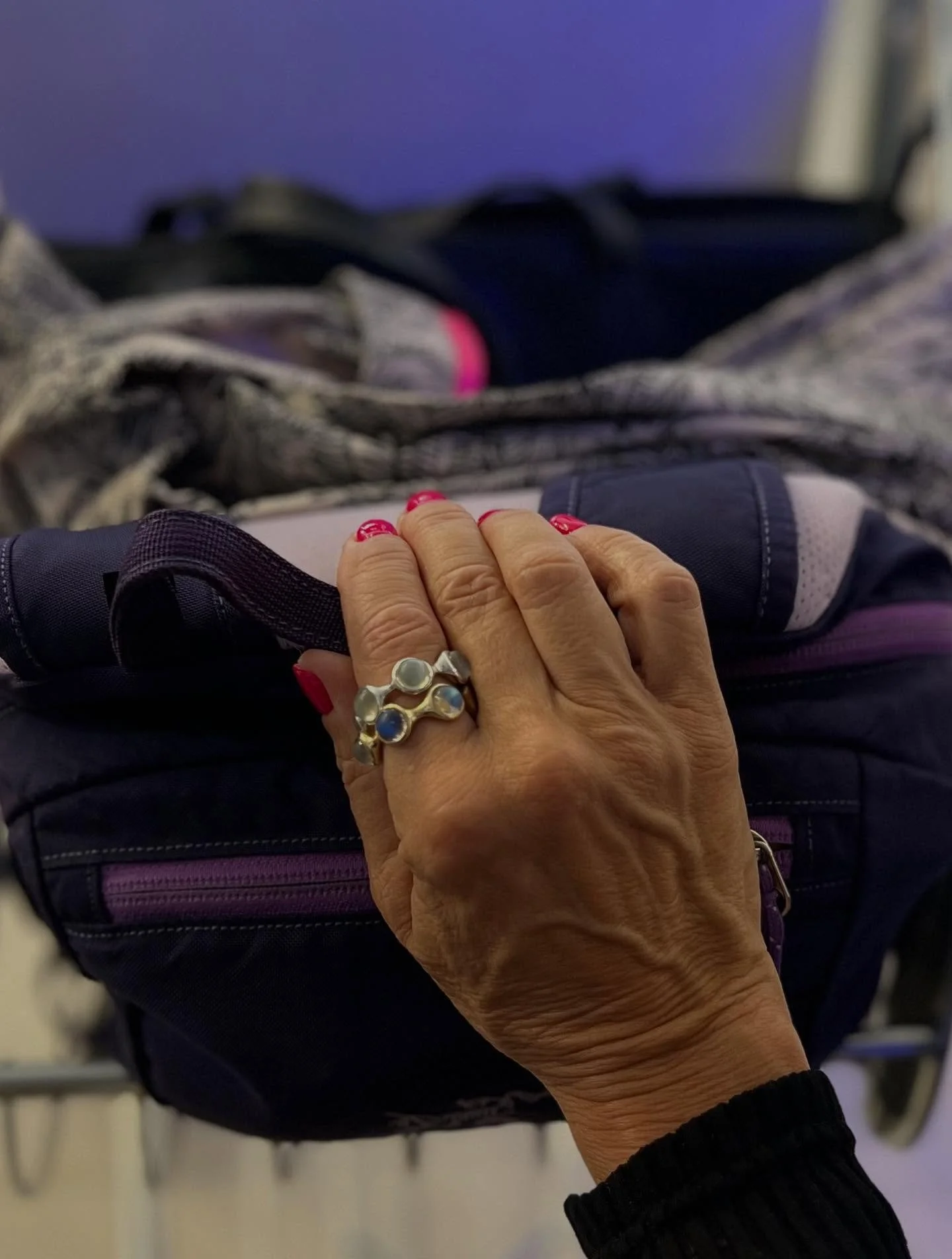 Forever my go to rings! 
Another great travel ring because each ring is individually hand crafted  to hug the wearers finger. No getting caught on clothesoir luggage! 
Available in Munich @scheyttgalerie or @showroom.hichenora  on the Côtes d