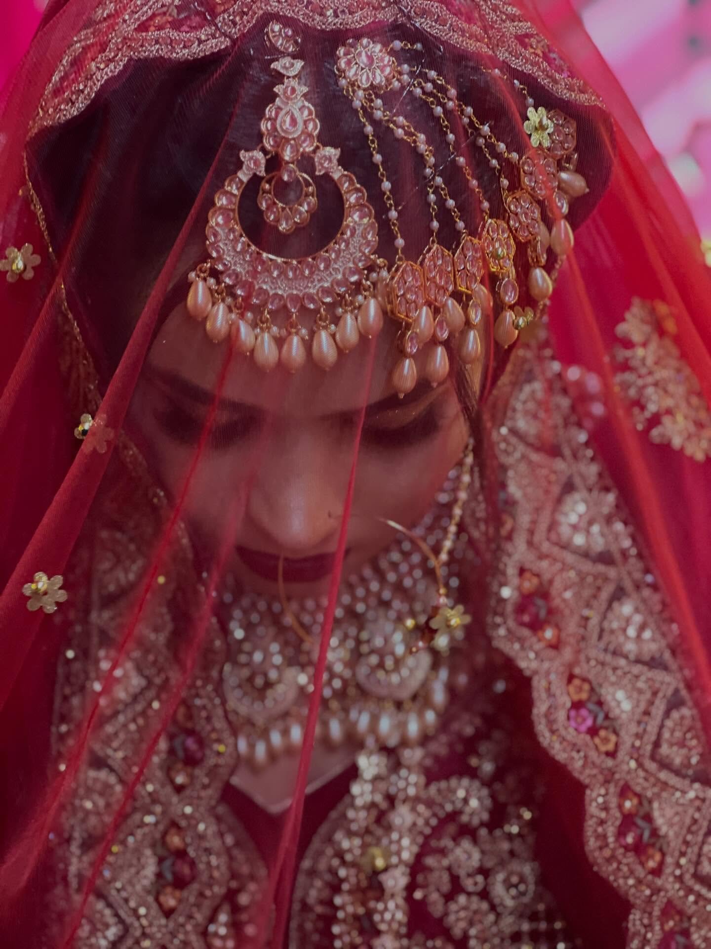 Last year, I was able to attend several weddings of the children of my Jaipur stone dealer family. The jewelry worn by the brides, the wedding families as well as guests were something to remember. Today, I am thinking of these women as I read the wo