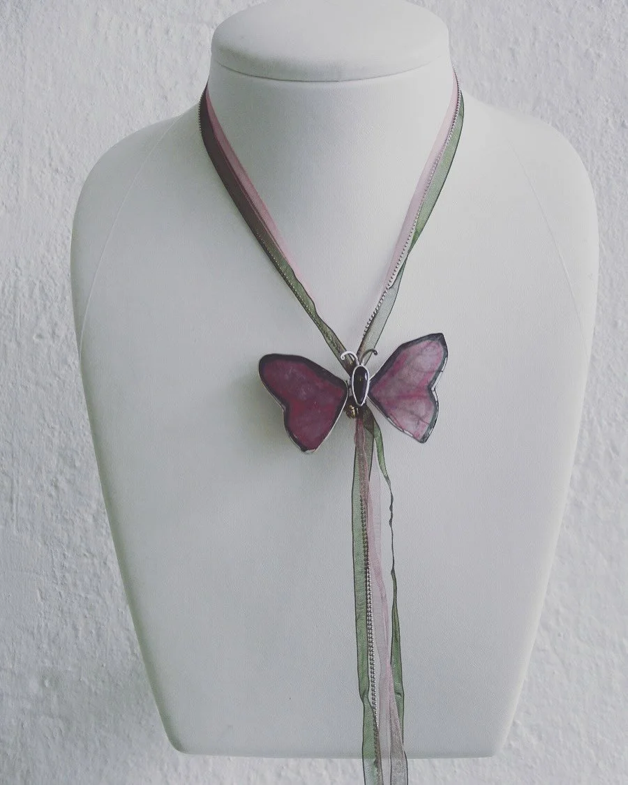 Flying butterfly bolotie necklaces 

&lsquo;Entre Ciel et Mer&rsquo; Espace Brouchier this coming weekend, June 12/13. 

1. watermelon tourmaline slices that mirror exact butterfly wings and the body set with a bottle green facetted tourmaline
2. Aba