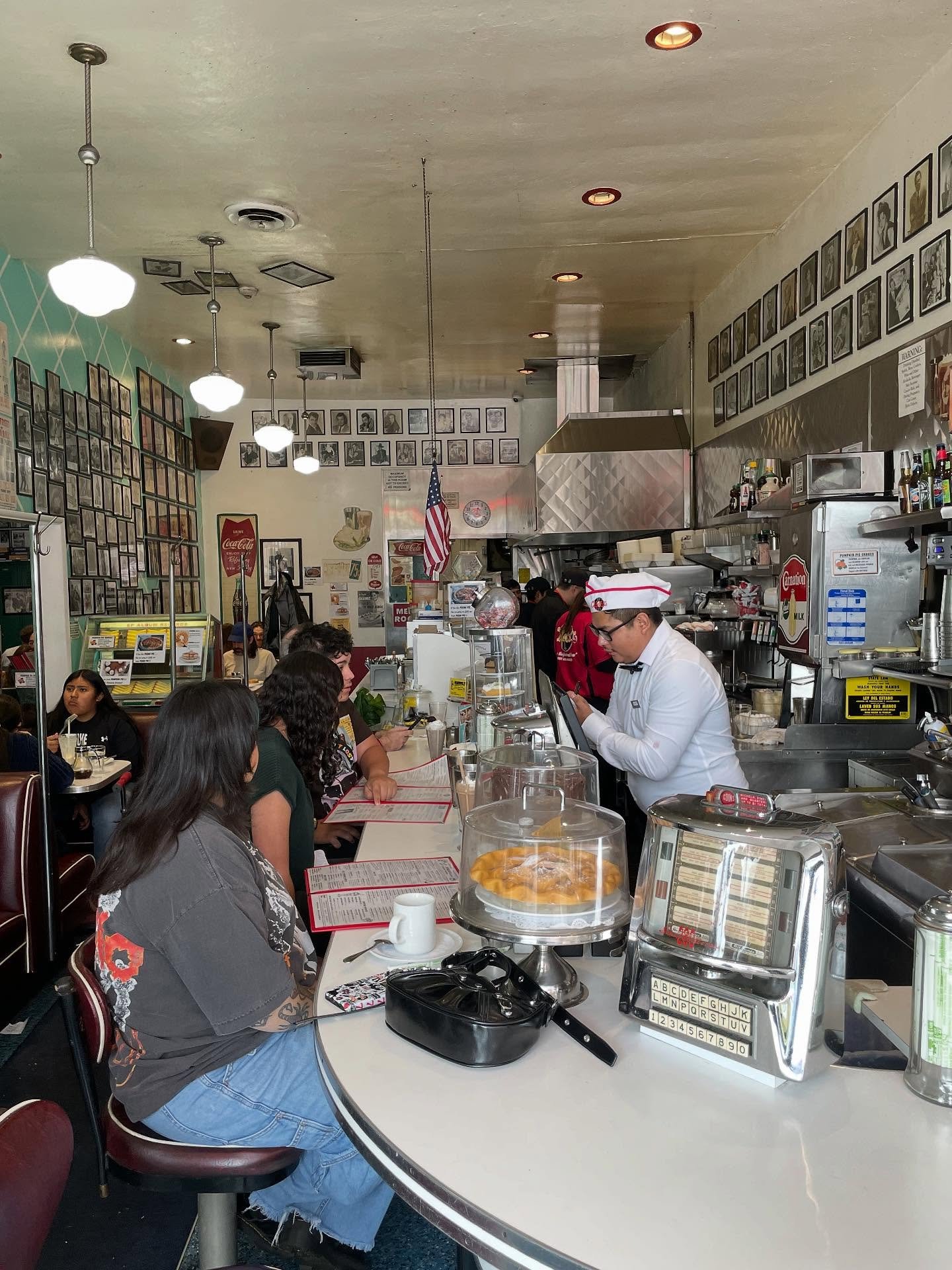 Latergram from LA in November. Back soon! 🤍🐾