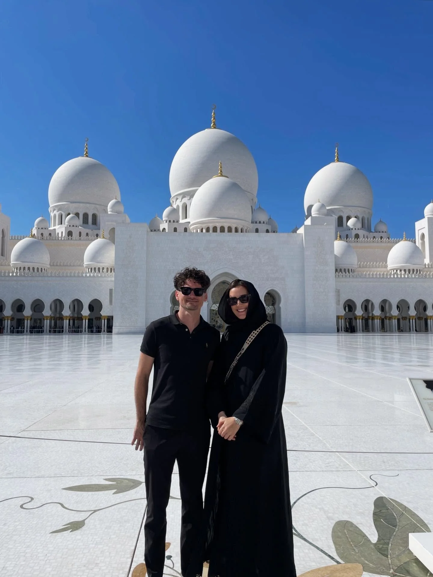 Highlights from having my honey home for a merry halal Christmas 🐪 ✨ please send him strength for the grim 16-hour flight back to LA ✈️ &hellip;Jet lag is our third wheel!
.
#jetlag #dubai #losangelescalifornia🇺🇸 #abudhabi #ldrcouples