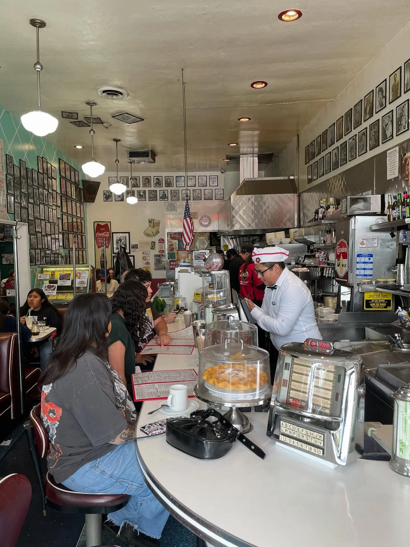 Latergram from LA in November. Back soon! 🤍🐾