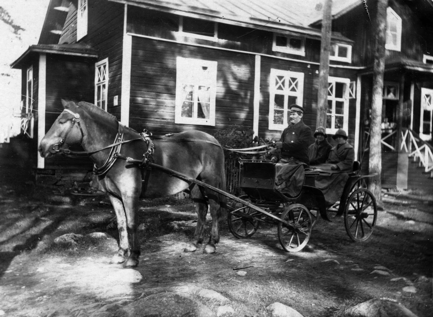 Sunilan sahan isännöitsijän vaunut.