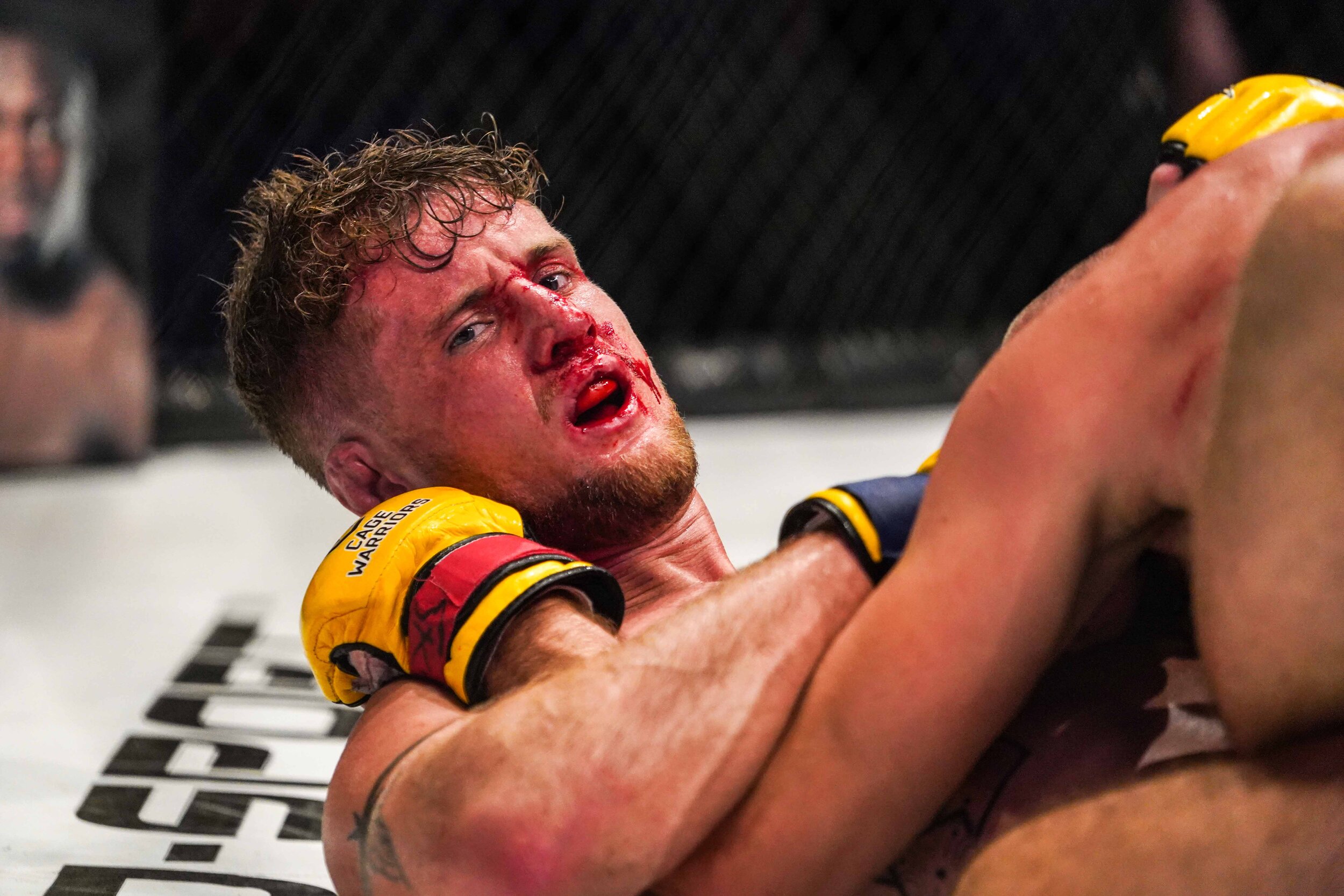 Ross Houston - Cage Warriors Welterweight Champion 