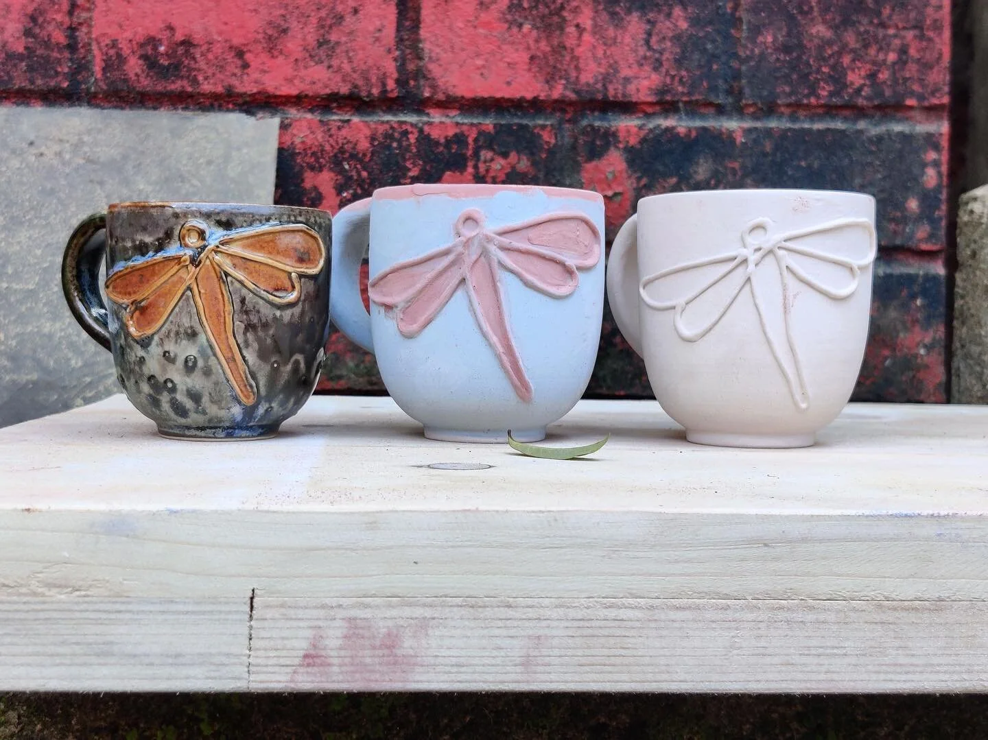 Steps to go about with pottery.
Moulding-firing-glazing, how it&rsquo;s all done?🤔
Let Anshu Dorairaj explain it to you!
Swipe to check👉🏻

Comment &amp; let us know if you wanna know more.✨

#ceramics #ceramicart #ceramic #claystudio #clay #clayar