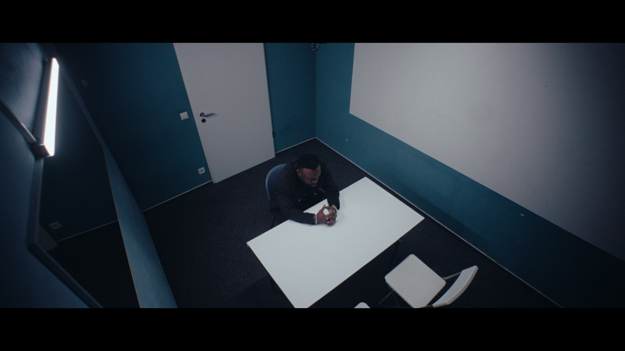 Groß (FaisTaRoute_Stills_5).png