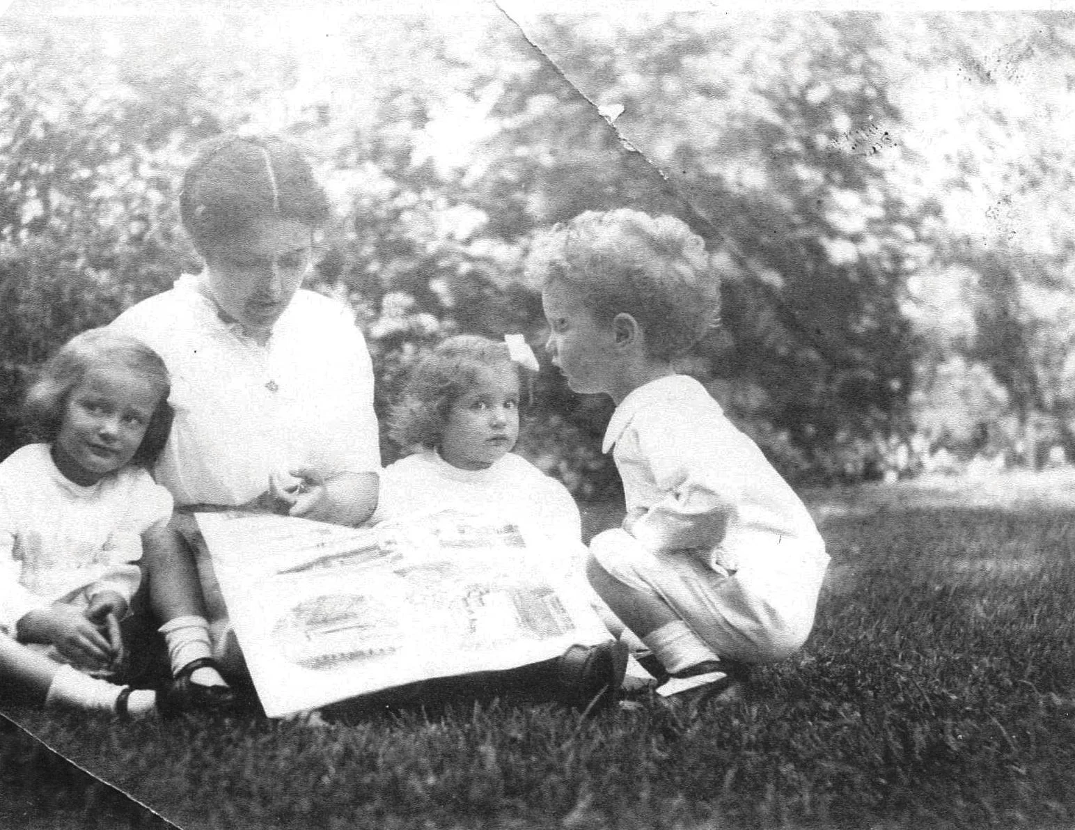 The Foerderer's Governess Elizabeth May Prettyman and children