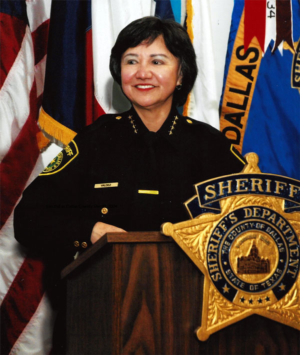 Juramentada como sheriff del condado Dallas, 2005
