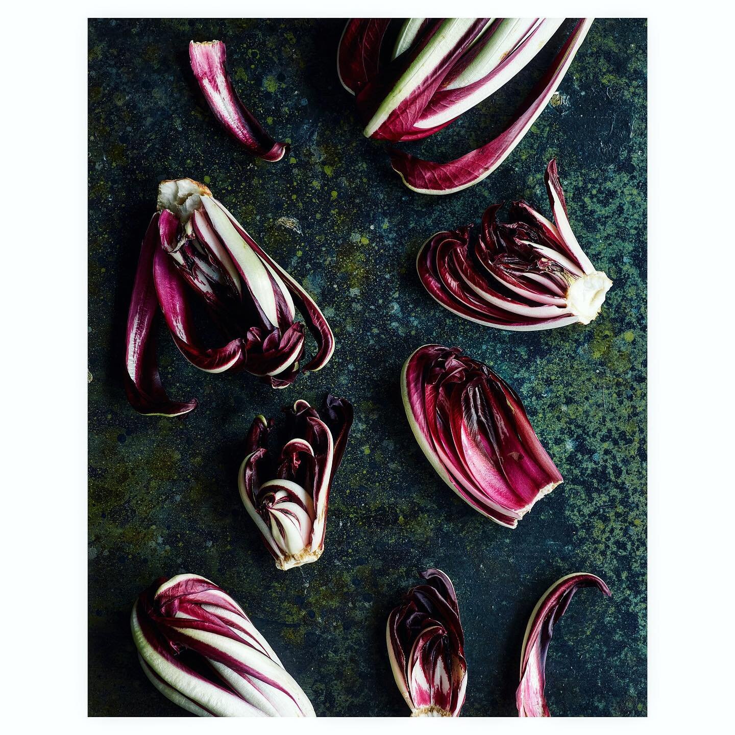 Super model ingredients, before and after 🔪 beautiful day with @melissarjphoto 📸 with amazing back drops from @prop_drop_ 🎨 and ingredients from the delectable @bora_sons 🍆🥬🍅🥒 #foodstyling #foodphotography #ingredients #colour #radicchio #aube