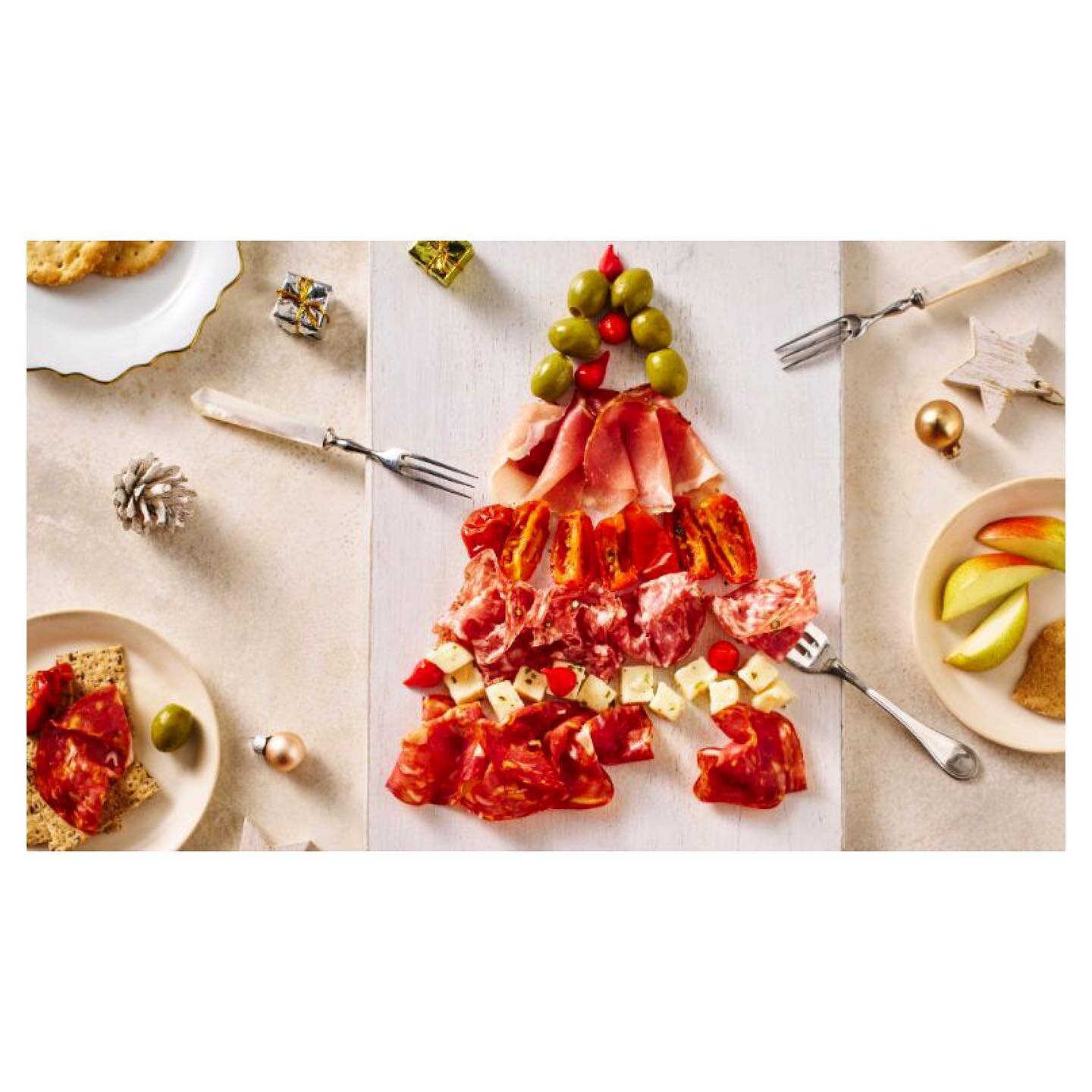 Yes it&rsquo;s a CHARCUTERTREE 🎄 styled for @sainsburys Xmas products range with the lovely @joe_giacomet and @louiewaller on props, @poppybertram on the assist 👩&zwj;🍳 Never handled so much ham HO HO HO 🐷🤶 #foodstyling #christmas #christmasfood