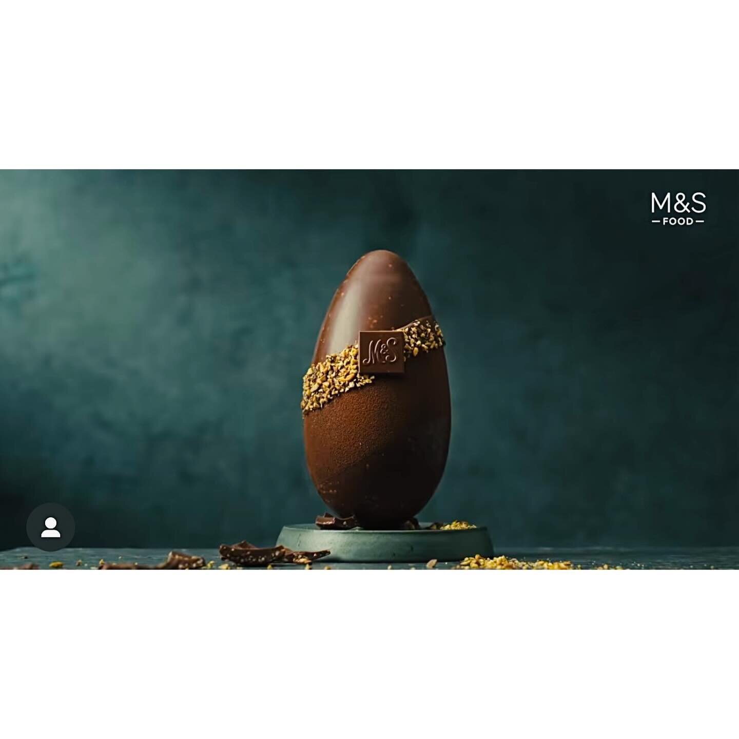 Some stills &amp; BTS from our Easter ad for @marksandspencerfood @thebitecollective 
🥚🍫🐰🐣❎🍔
Shot at @claphamstudios 
Dir @scottpeters @thatsdetail 
Producer &amp; Hands @kellymocho 
Props @pennyprops 
Repped by @style_department 

#foodstyling 
