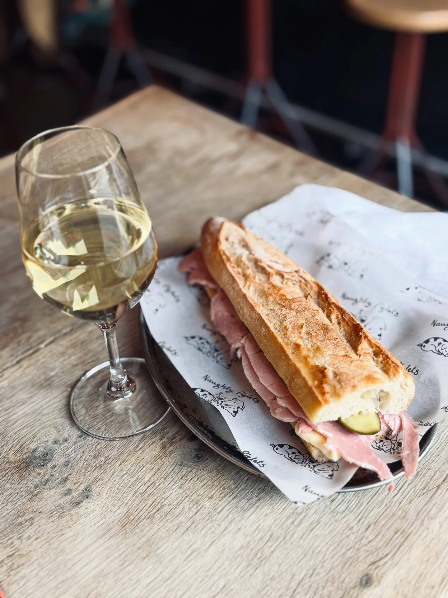 RECENTLY&hellip;
featuring the UNPARALLELED Jamon Beurre @dontfuckwithjambonbeurre @naughtypiglets and @margaux__aubry just casually dropping off warm madeleines, custard, compote &amp; perfect coffee to my table afterwards 🇫🇷❤️ My teen serving can