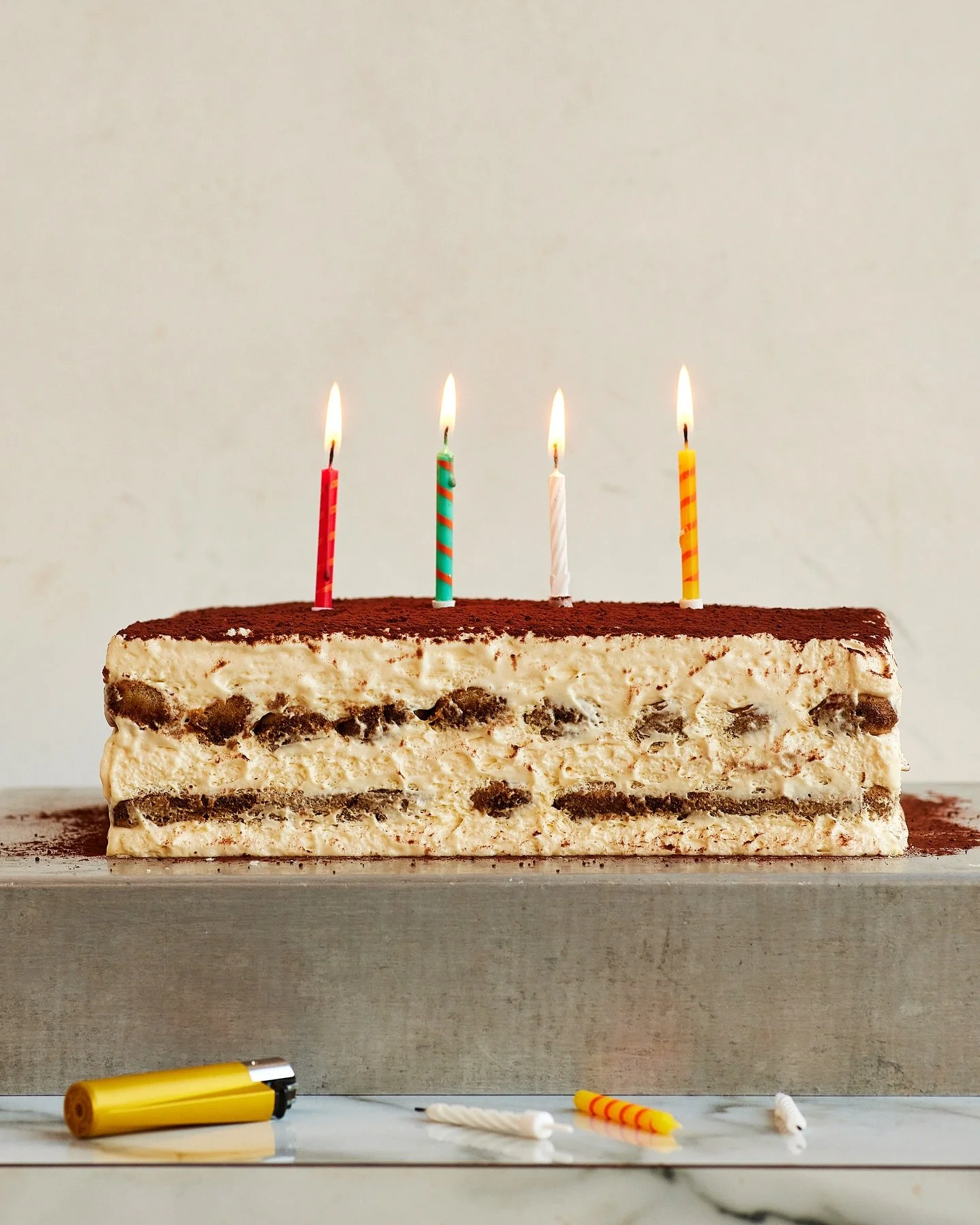 One of the last shoots of 2025 and also one of my favourites with the brilliant @theospizzeria who celebrated 10 years of being the best to do it with a release of fabulous insulated pizza bags and big party trays of tiramisu and parmigiana 🥳 A joy 