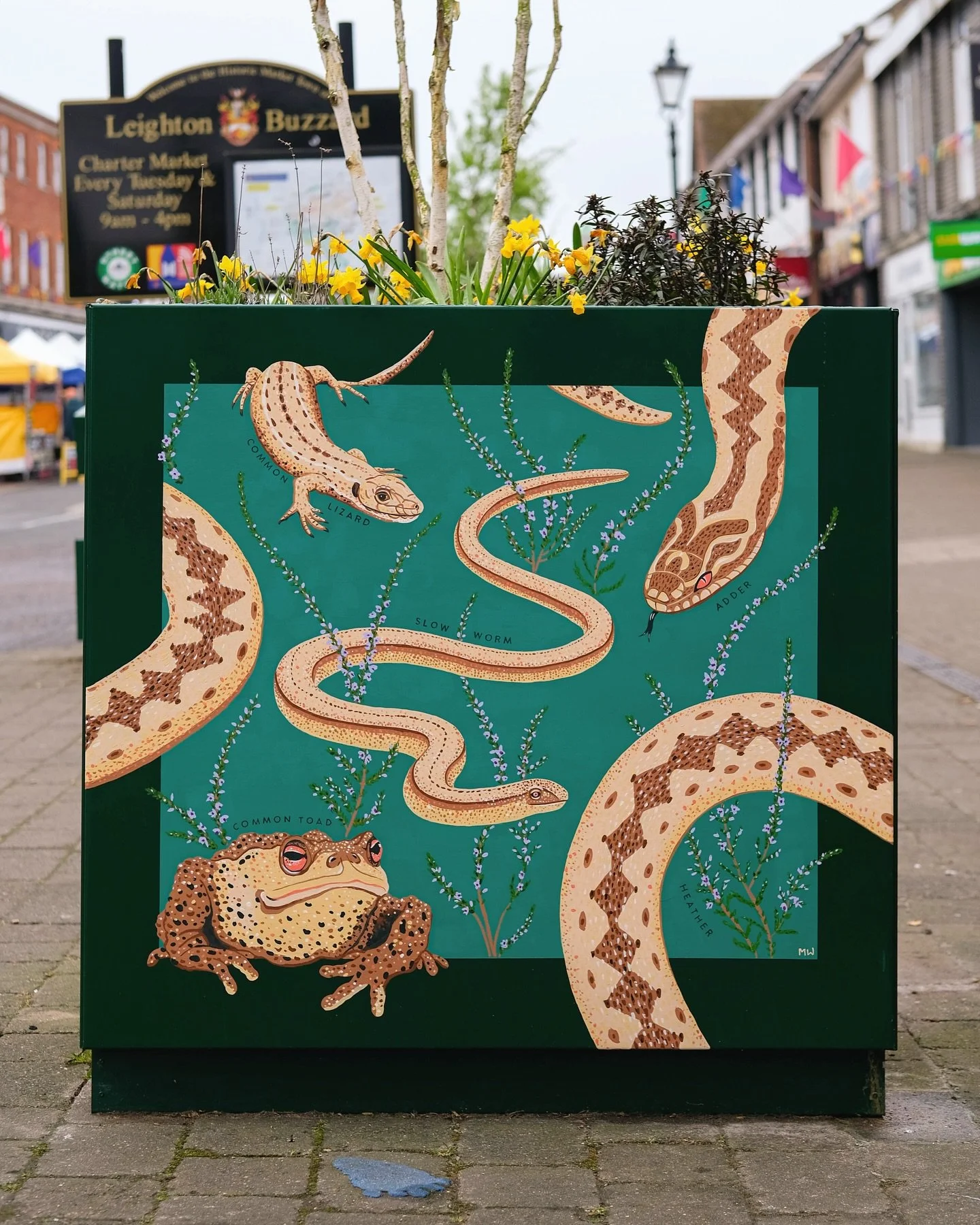 Had a great time painting one of the new planters on the High Street. We were commissioned to create a design relating to the town so I chose the Heathland habitats found on the outskirts of Leighton Buzzard and Heath &amp; Reach - part of the @green