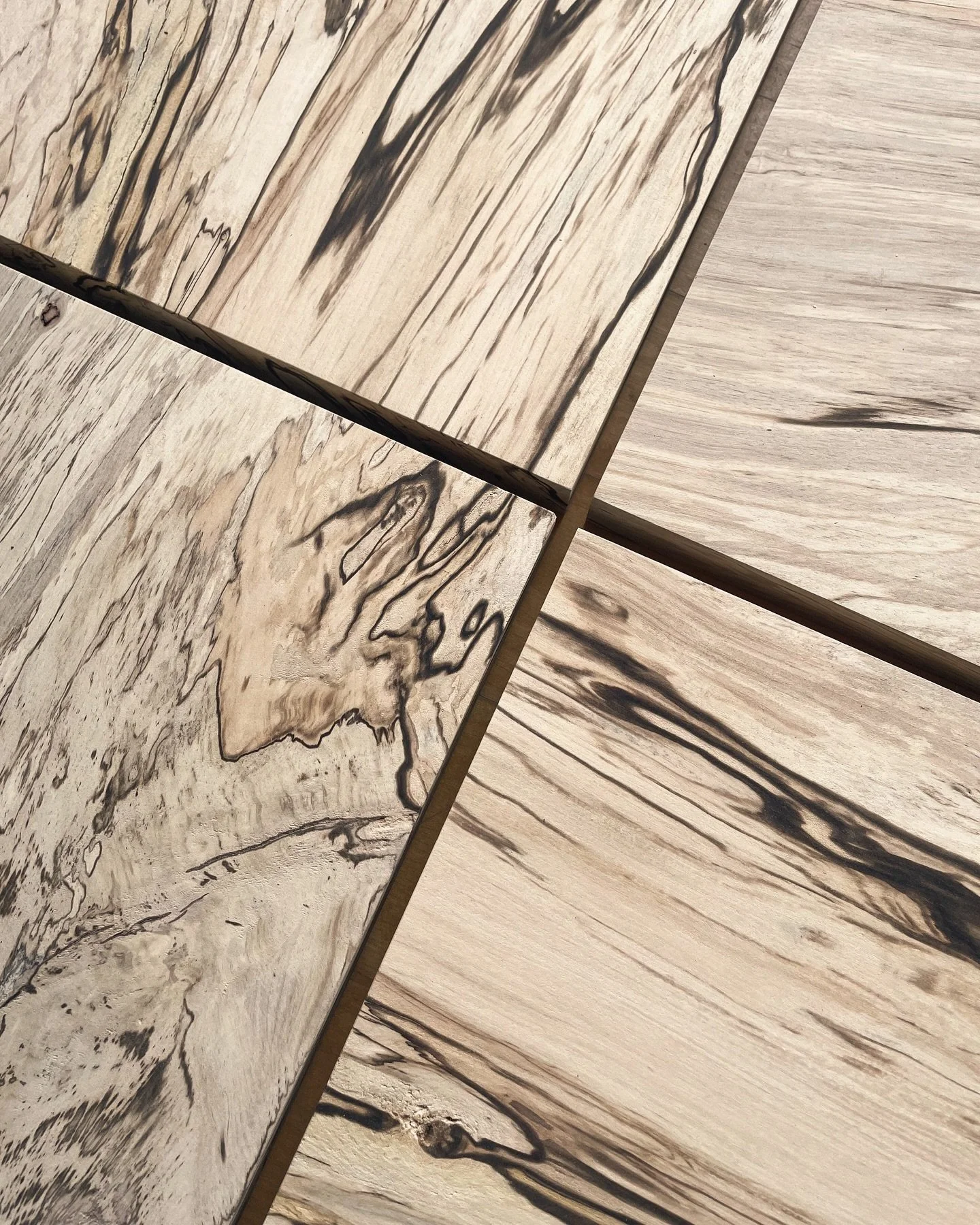 🪵 Wood appreciation post 🪵

Really loved using this Spalted Hornbeam from @fallenandfelled for my pieces in the Skeletal Whispers exhibition with @martamattsson_jewellery 

The patterns in the wood are amazing 😍 They are created by a fungi in the 