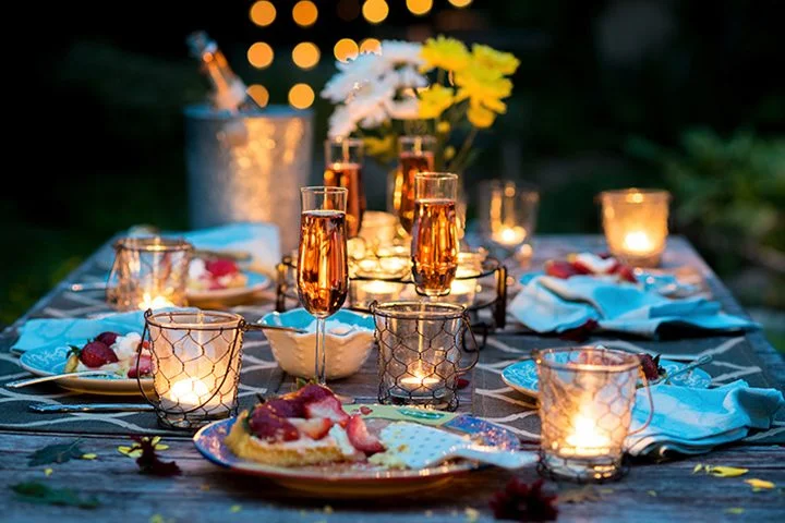 hero-candlelight-dinner-720x480.jpg