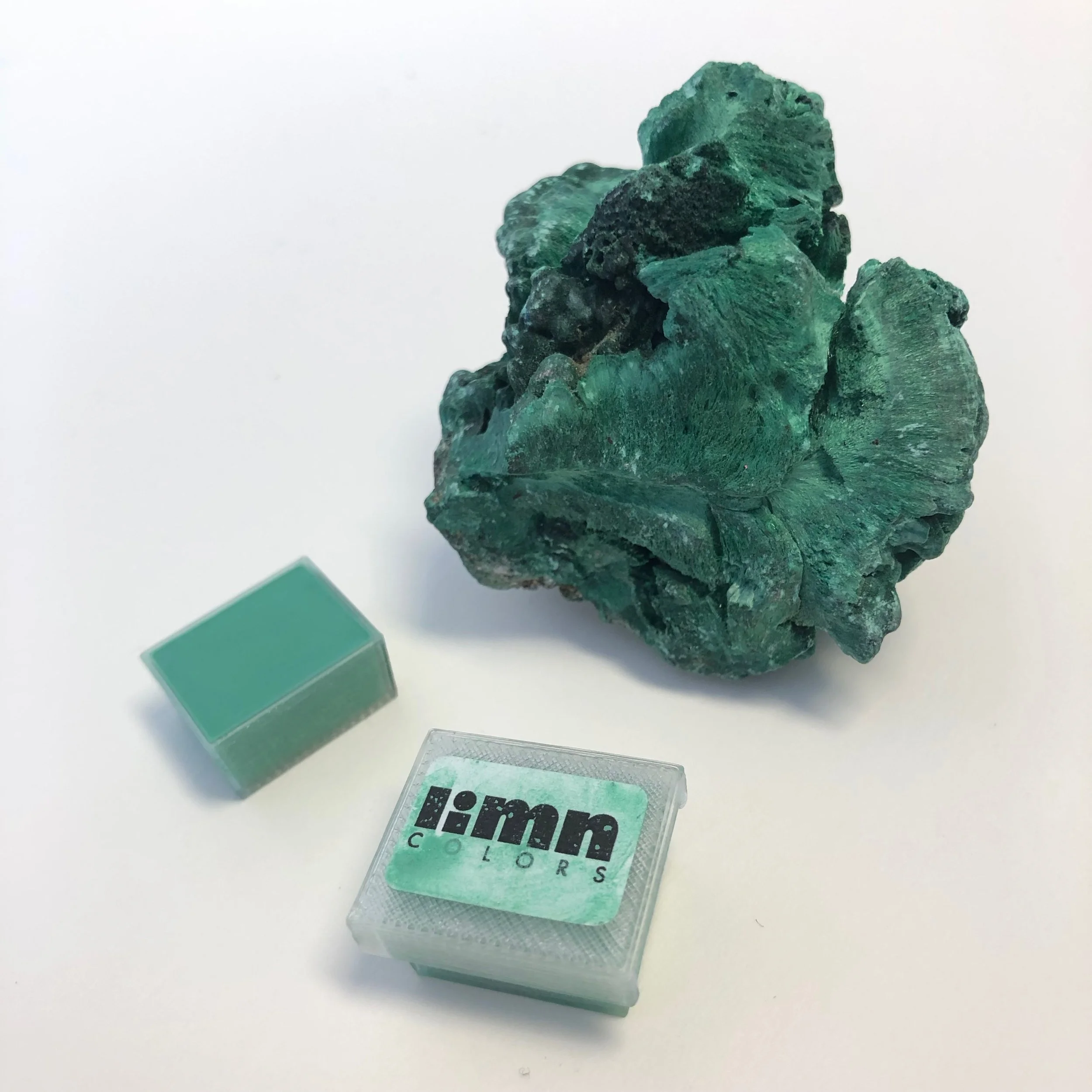 malalchite mineral.jpeg