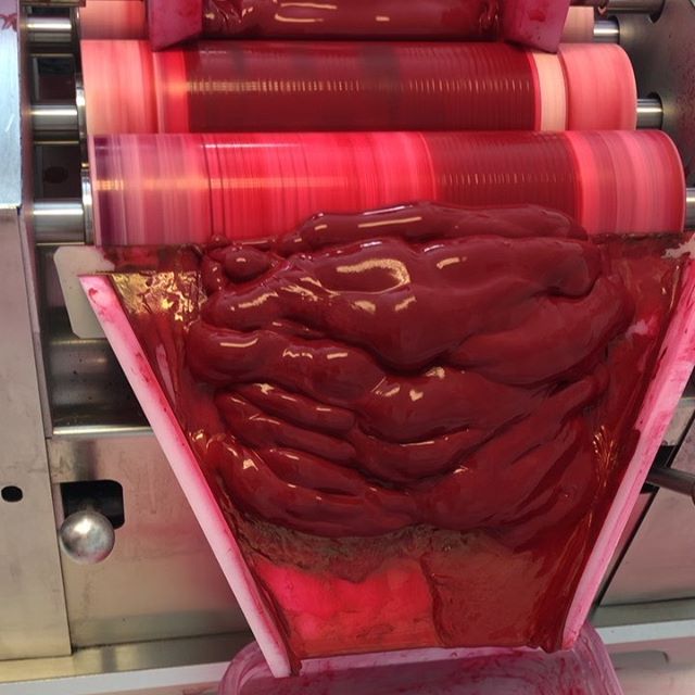Sometimes paintmaking looks pretty gruesome. Like the murder scene clean up after making synthetic reds. Here, quinacridone rose in the three roll mill looks like a horror film scene. 😳
⠀⠀⠀⠀⠀⠀⠀⠀⠀
#LimnColors #HandmadeWatercolor #Gutsy #LosEspookys #
